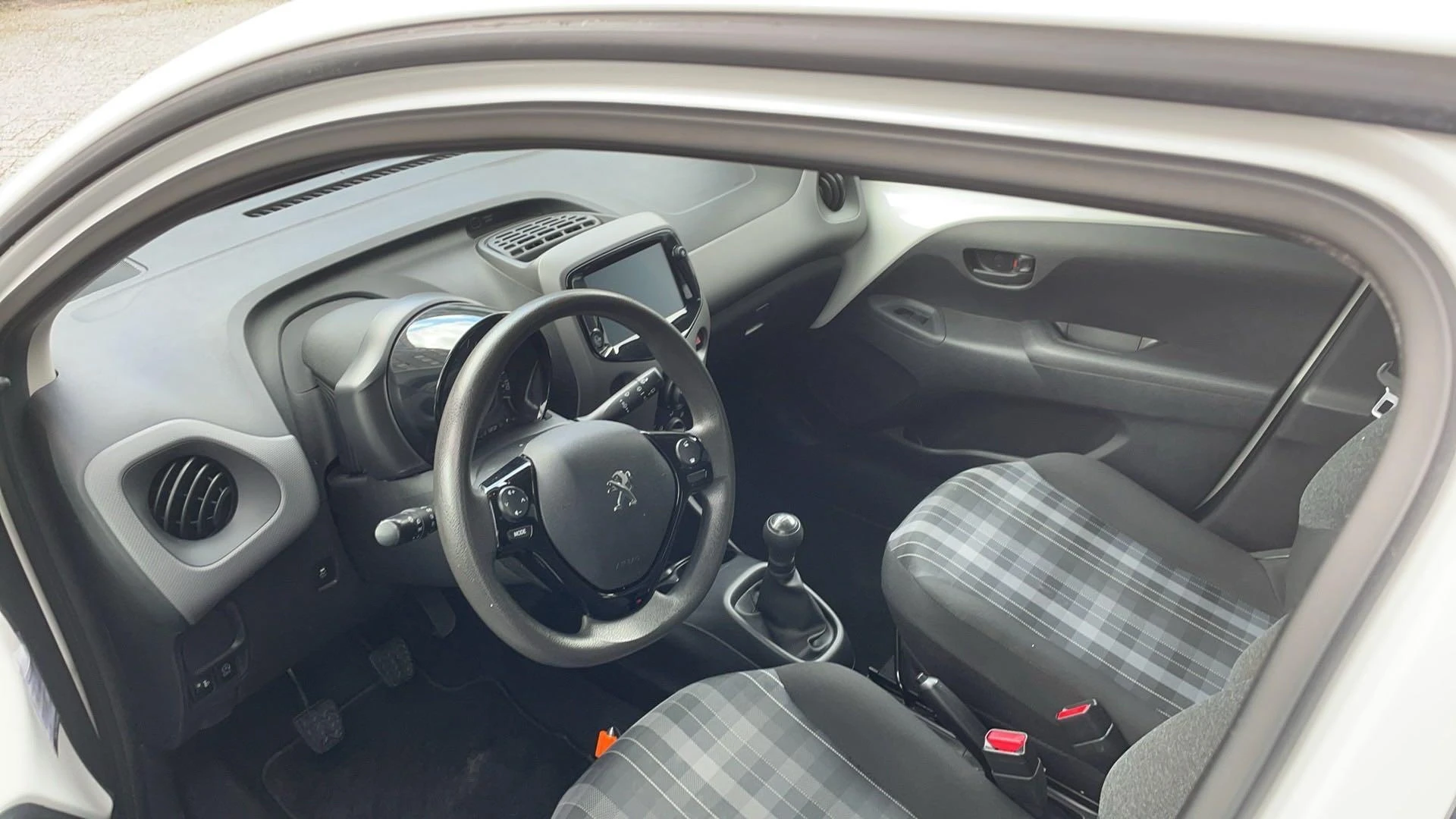 Peugeot-108-image-17