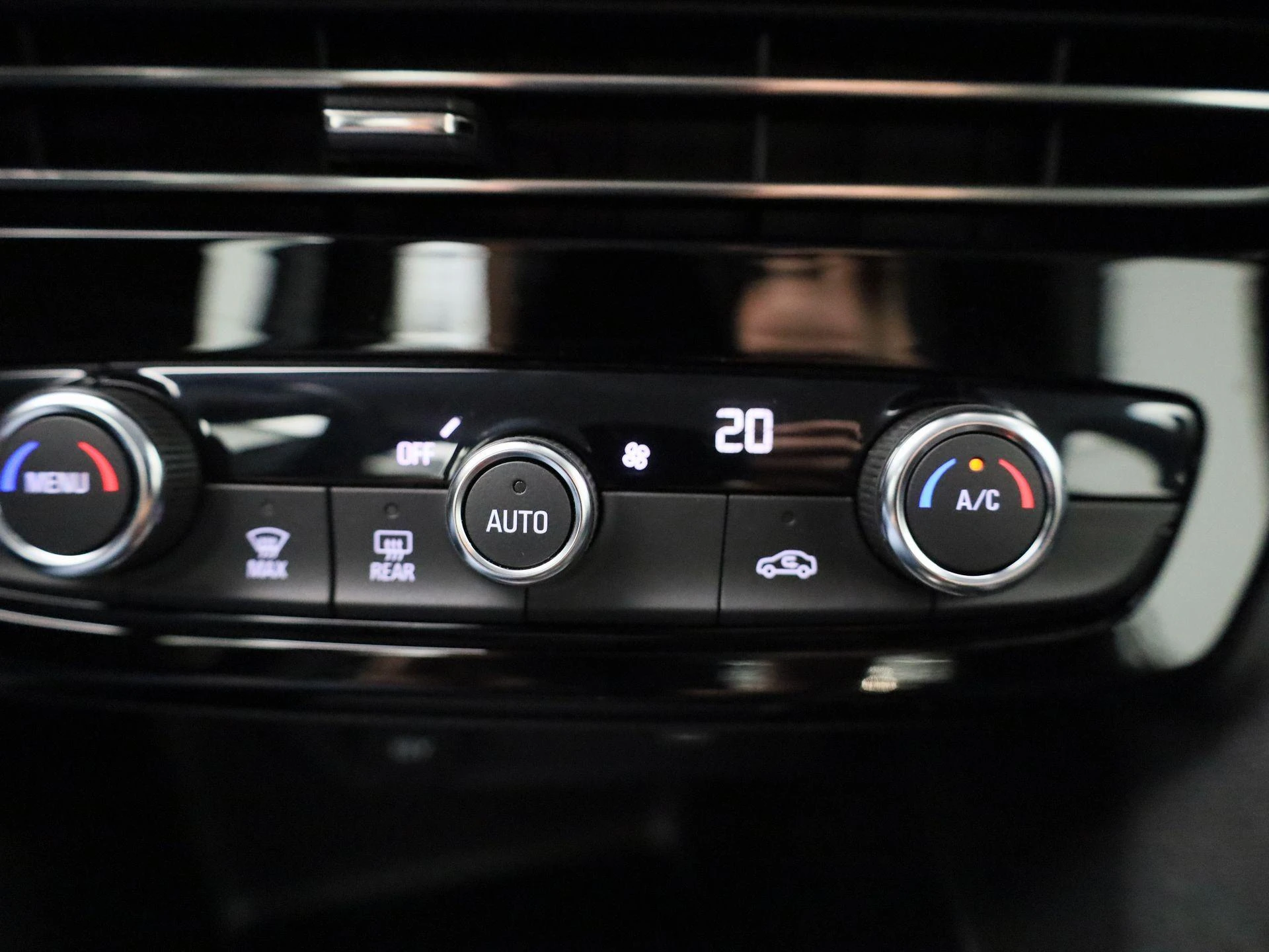 Opel-Mokka-e-image-22