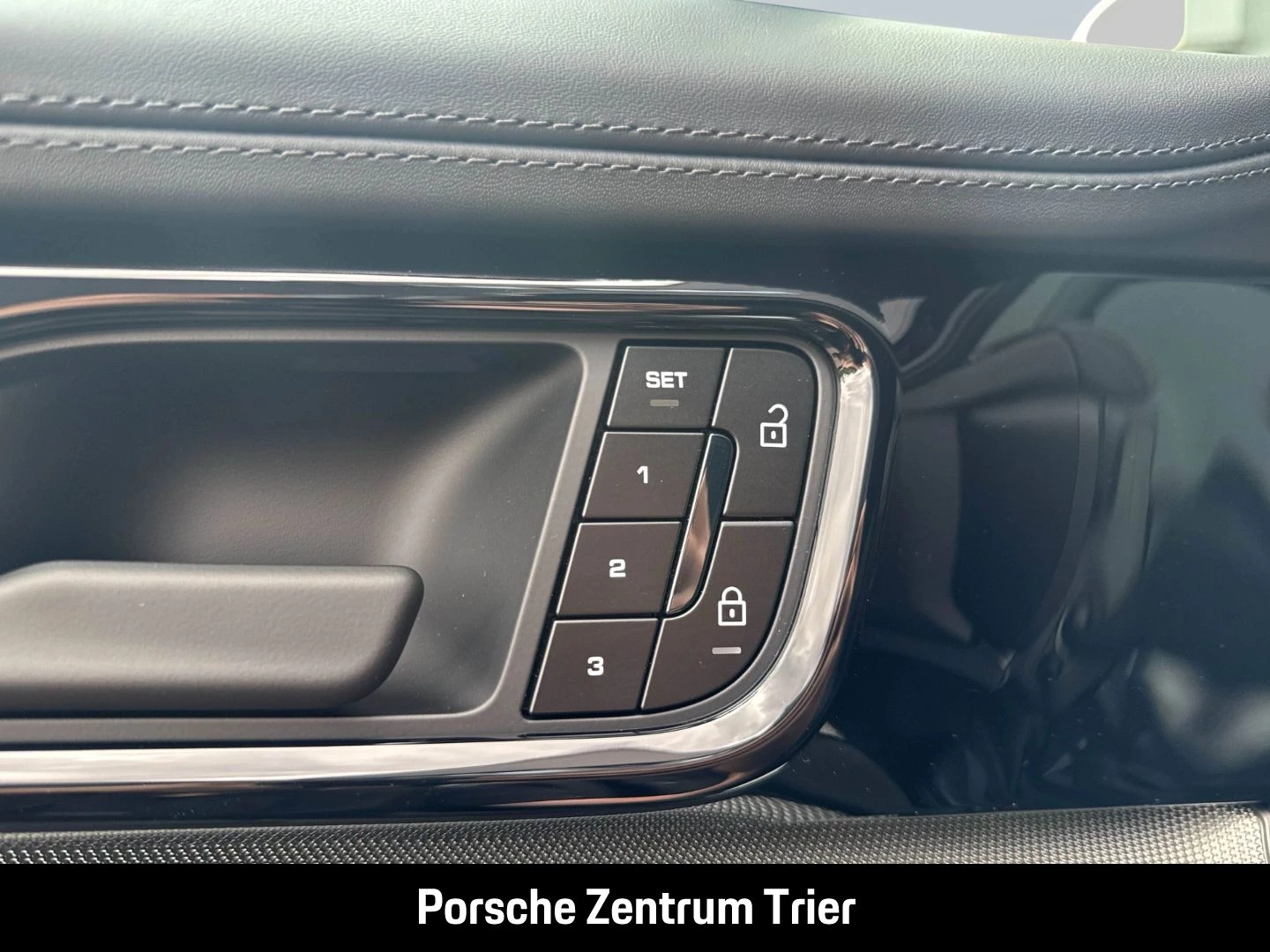 Porsche Panamera 4 E-Hybrid InnoDrive HA-Lenkung Head-Up -