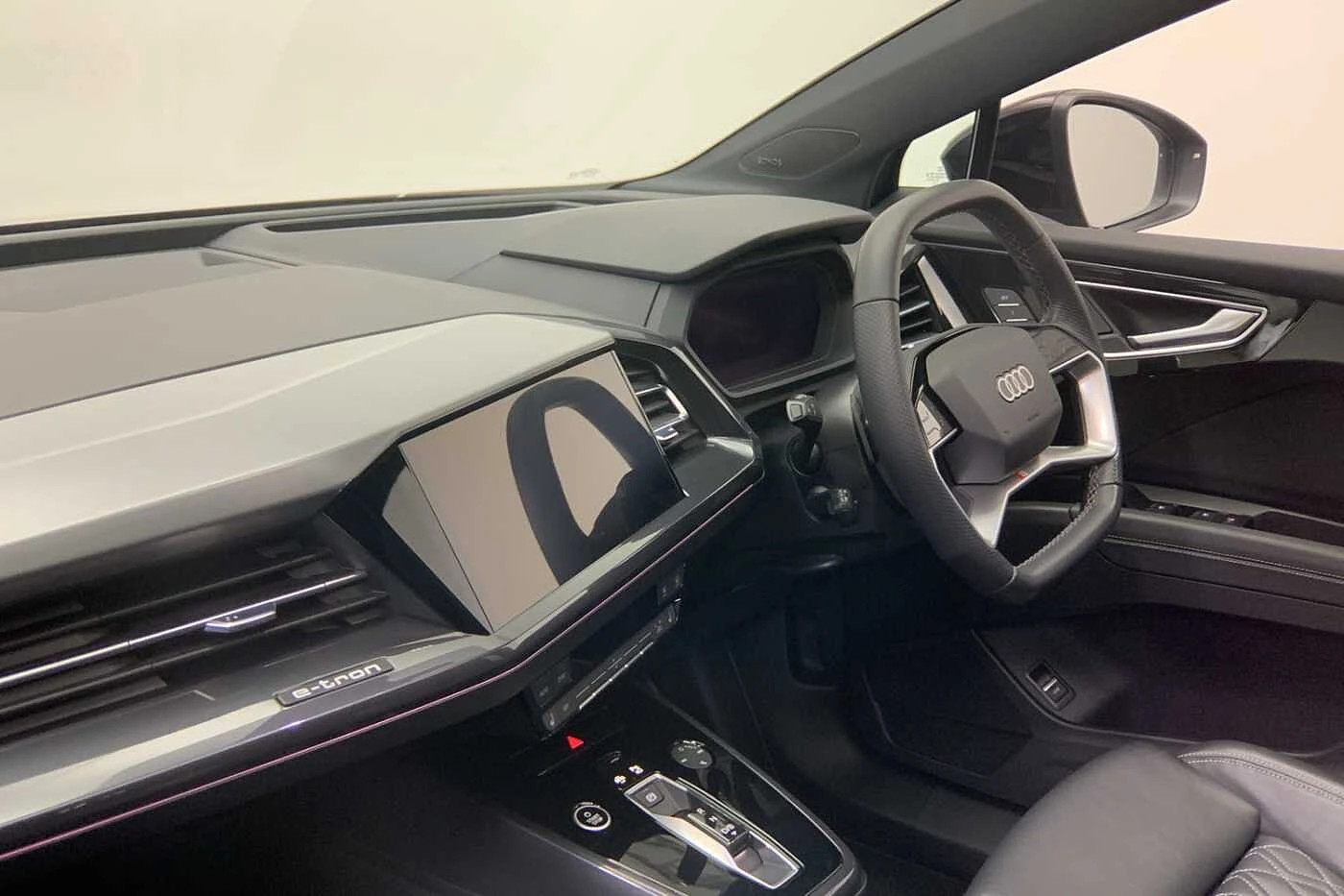 Audi-Q4 e-tron-image-11