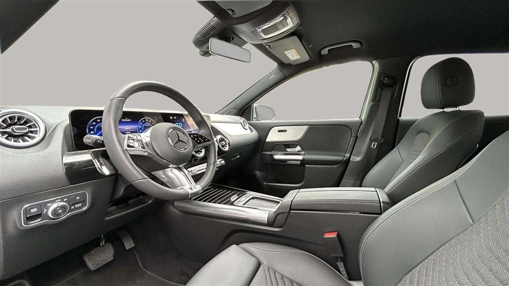 Mercedes-Benz-EQA-image-9