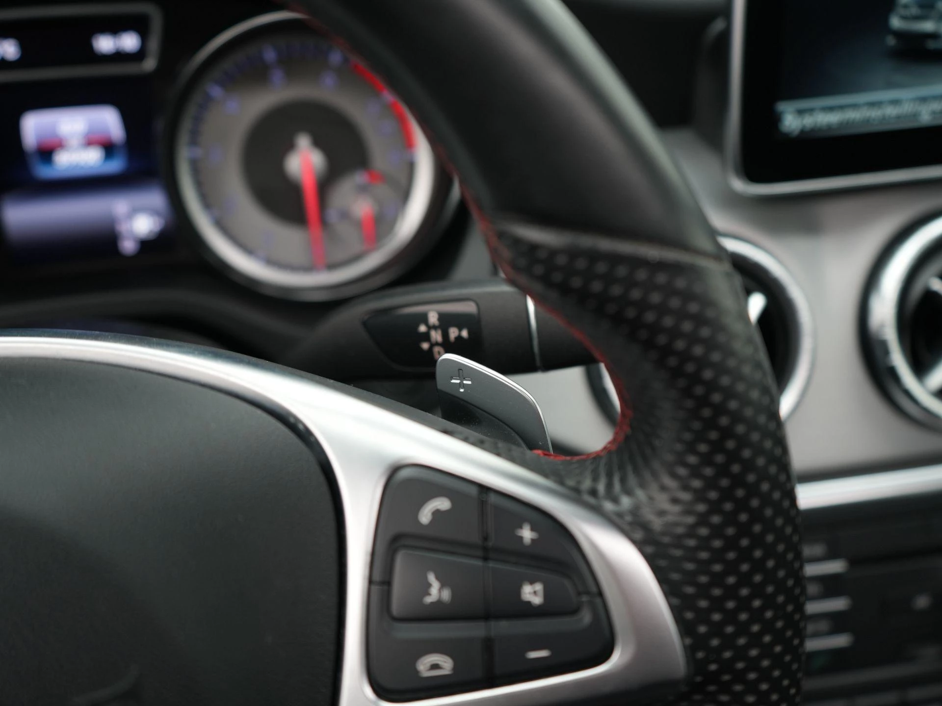 Mercedes-Benz-CLA-image-22