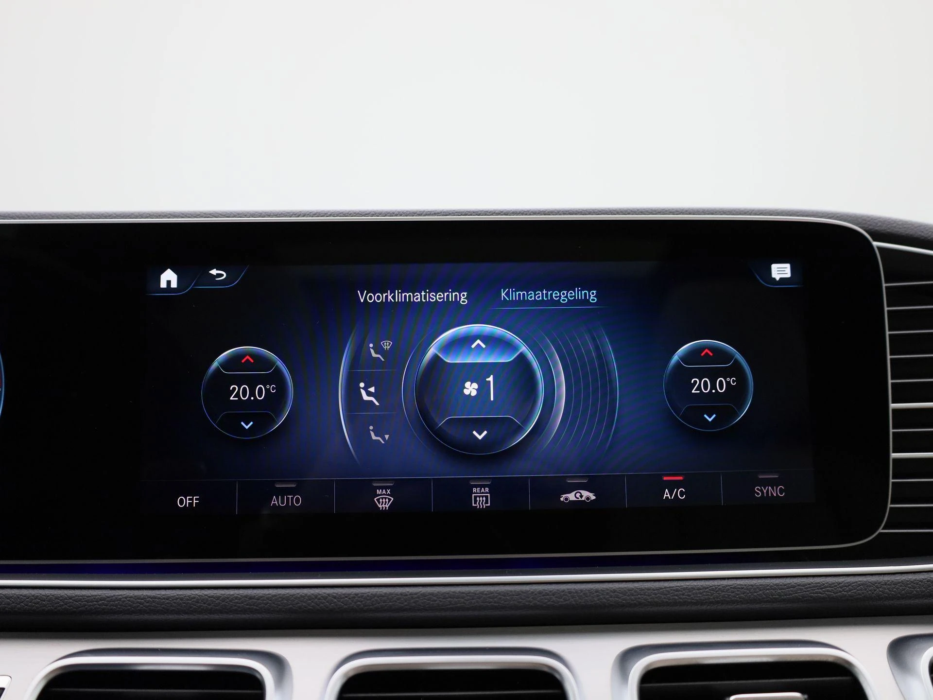 Mercedes-Benz-GLE-image-18