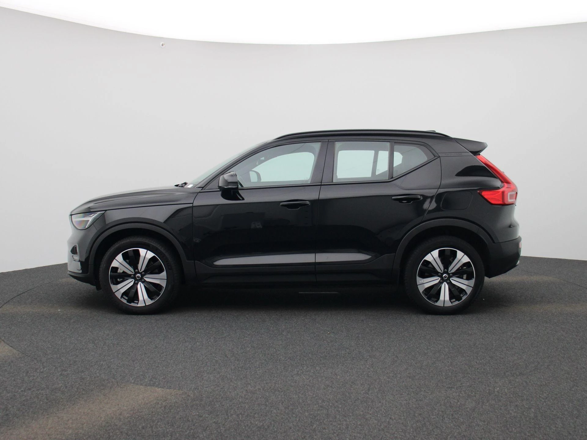 Volvo-XC40-image-3