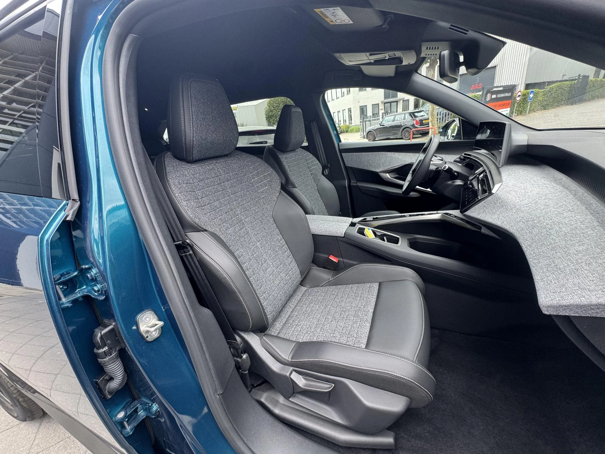 Peugeot 5008 1.6 Plug-in Hybrid 195 Allure 7p