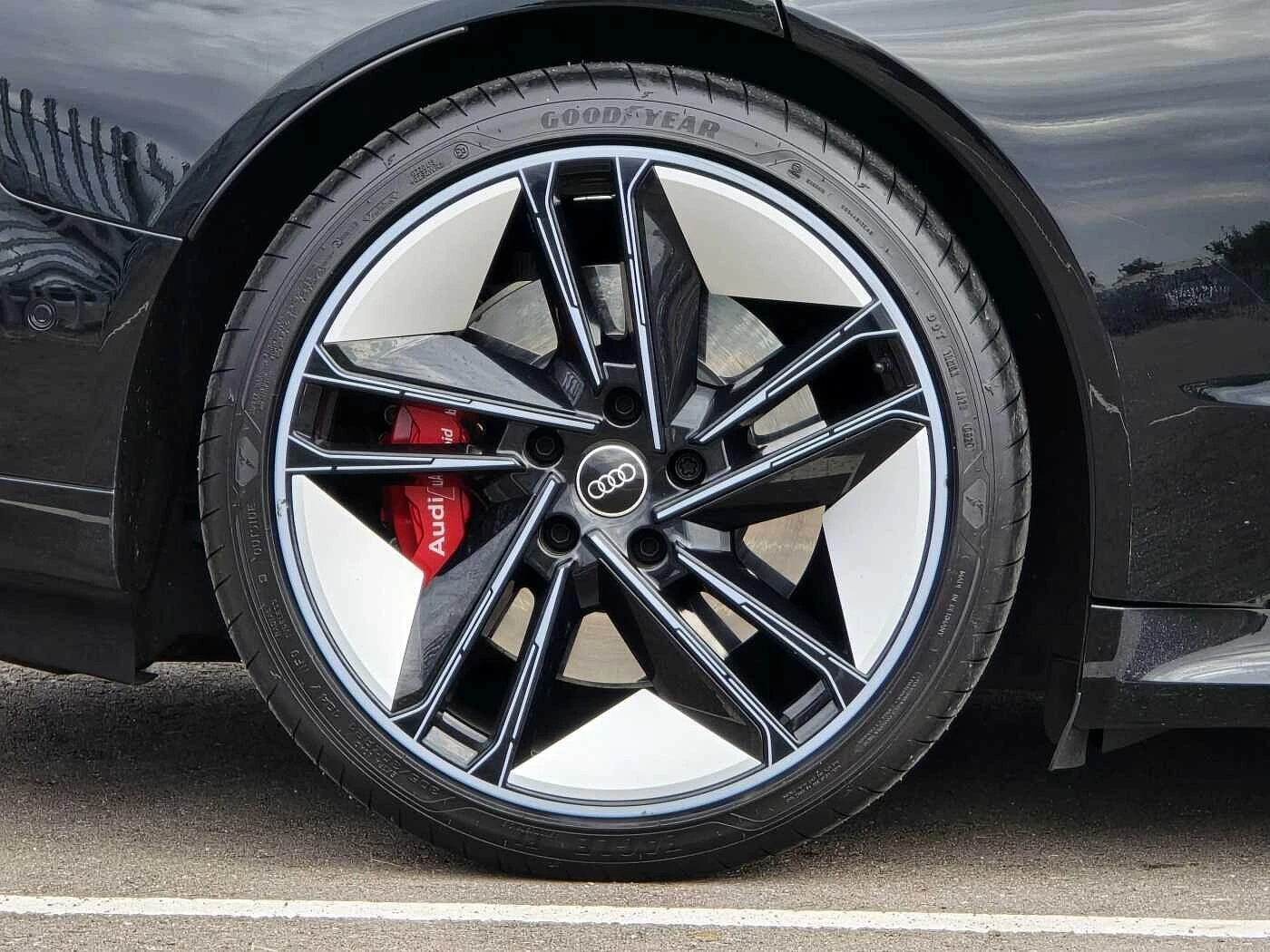 Audi-e-tron GT-image-4