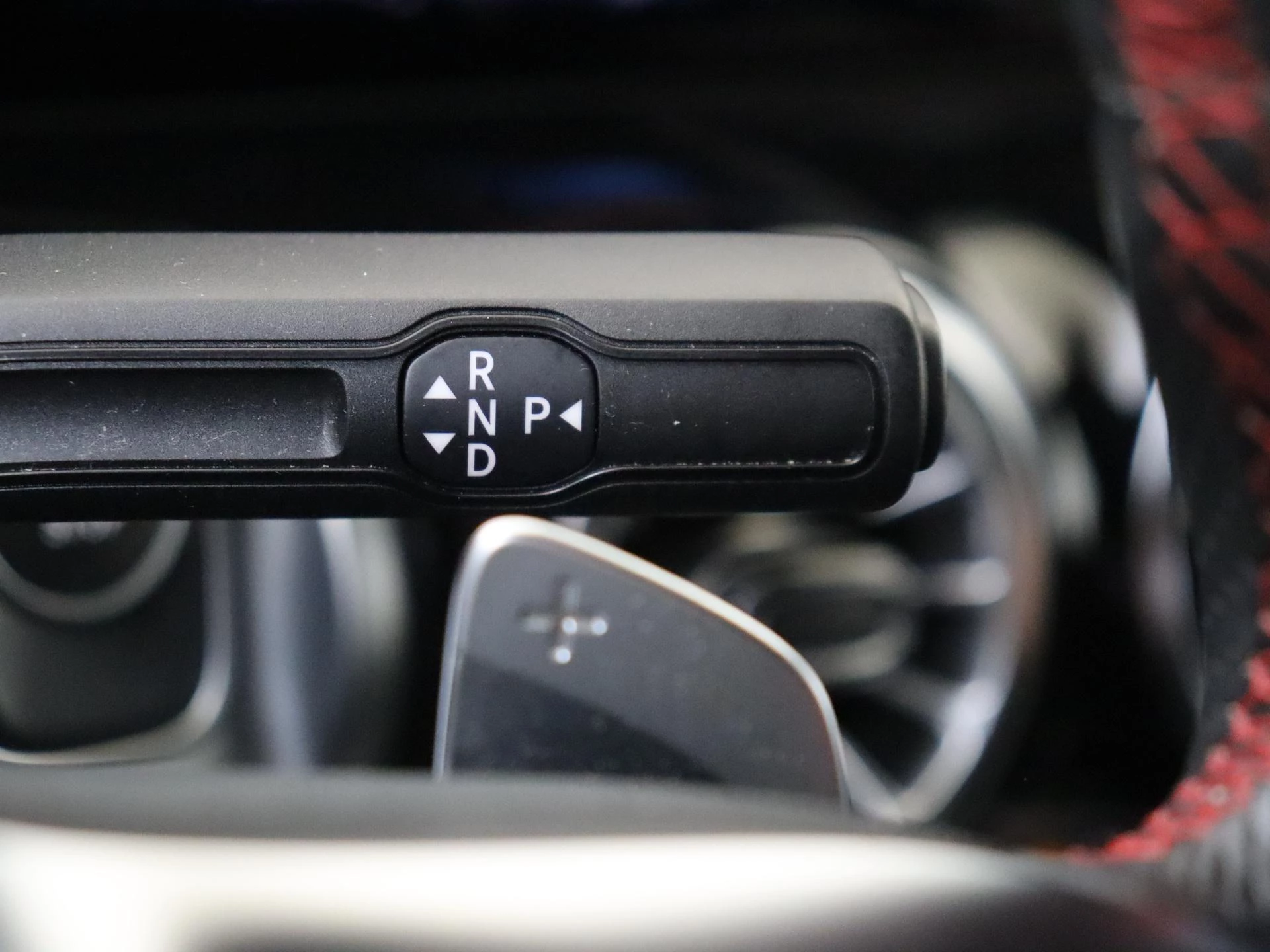 Mercedes-Benz-EQB-image-15