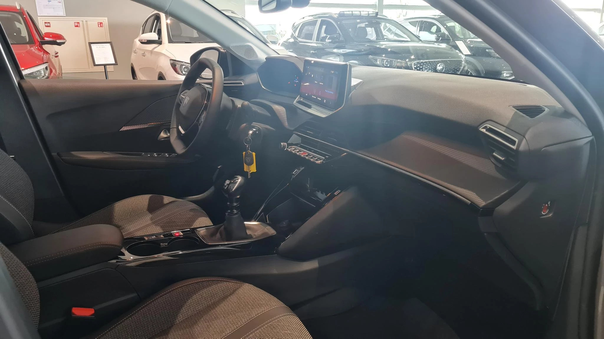 Peugeot-208-image-12