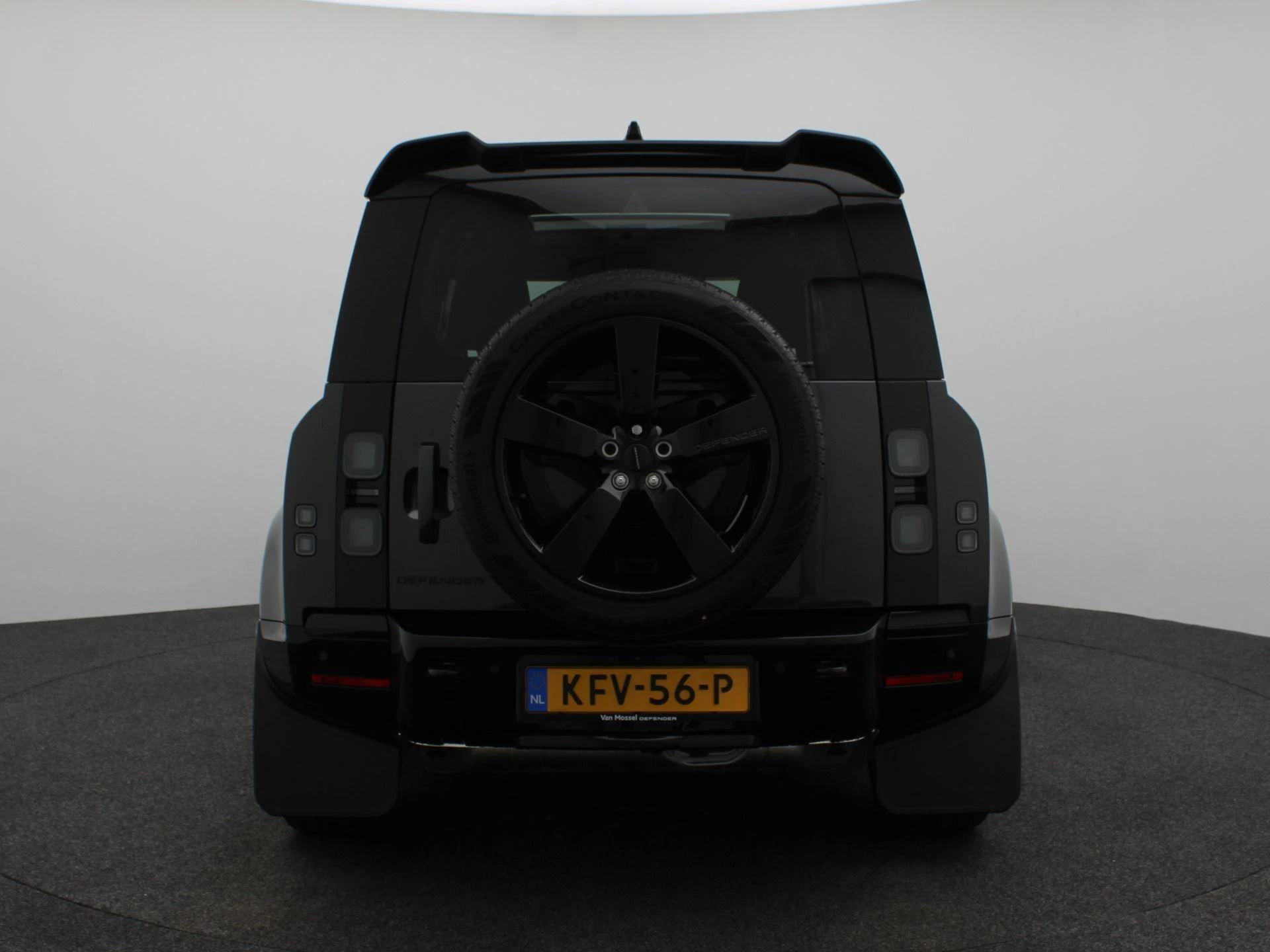 Land Rover Defender 110 2.0 P300e 110 Dynamic Edition