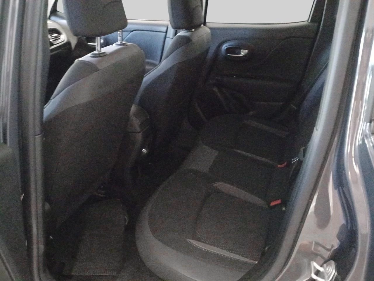 Jeep-Renegade-image-13