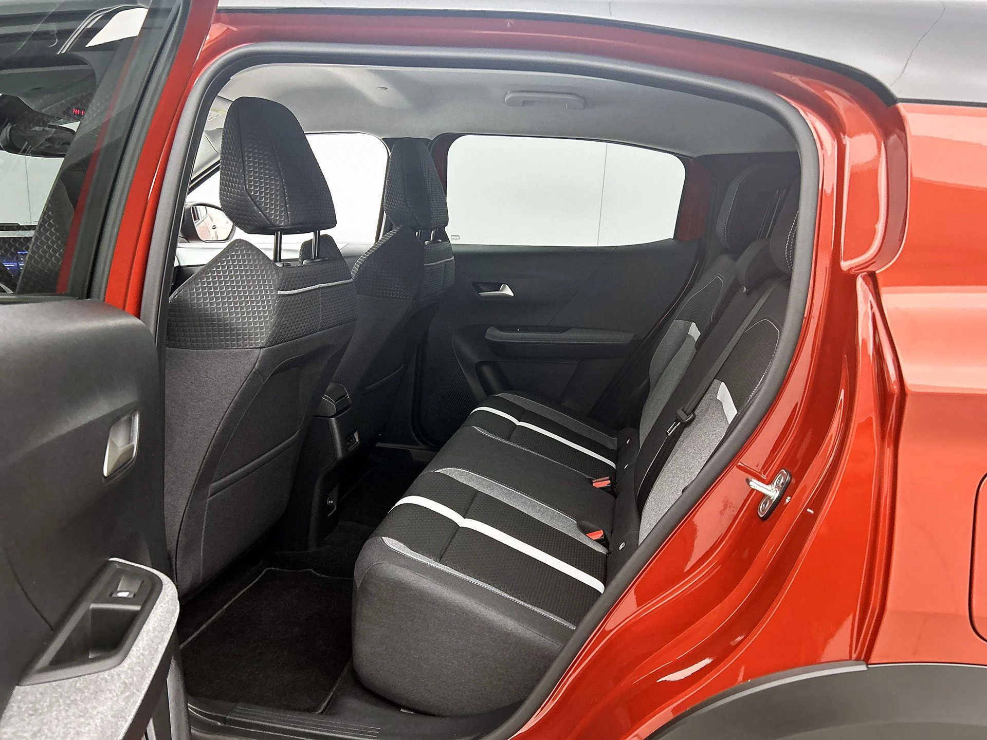 Opel-Frontera-image-26