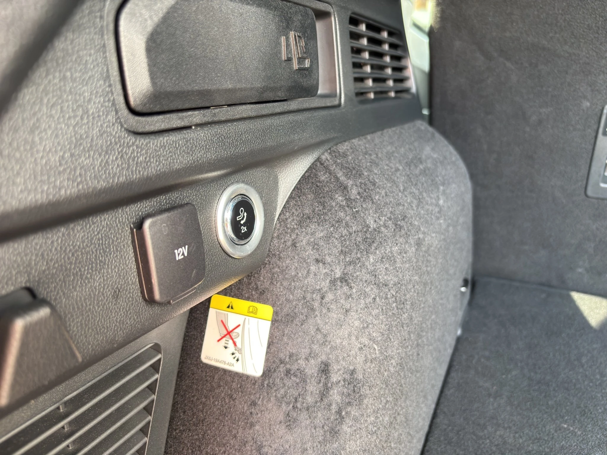 Ford Kuga ST-Line X Aut.*PANO*AHK*360GRAD*LED-MATRIX*NAVI*GRA*WINTER-PKT..