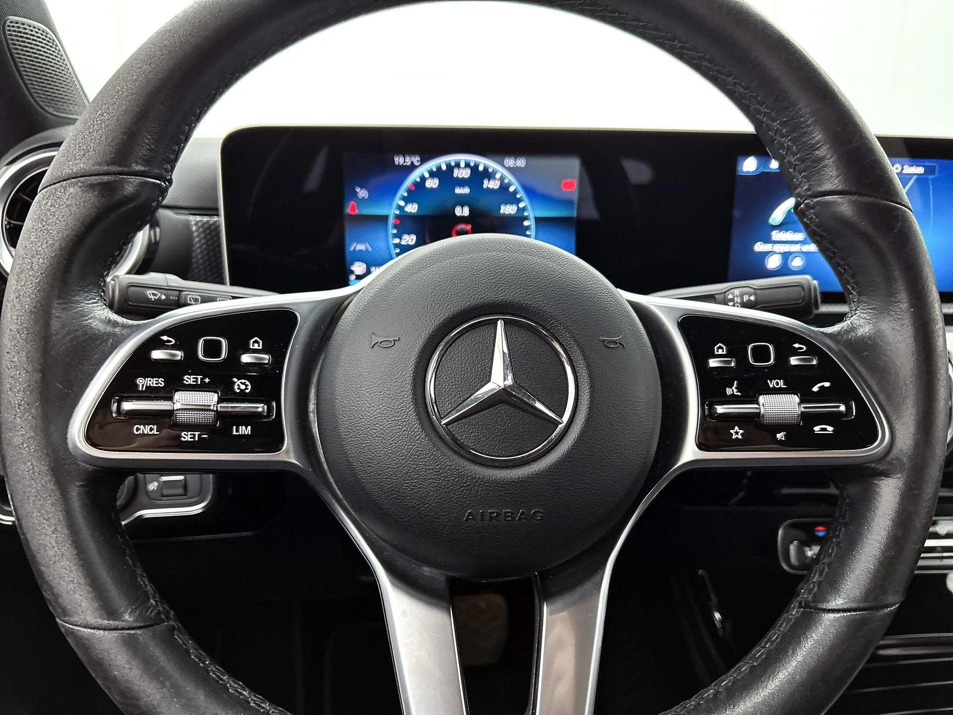 Mercedes-Benz-A-Klasse-image-35