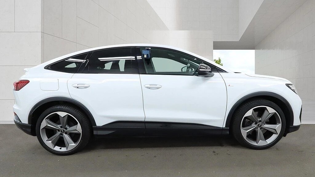 Audi-Q4 Sportback e-tron-image-4