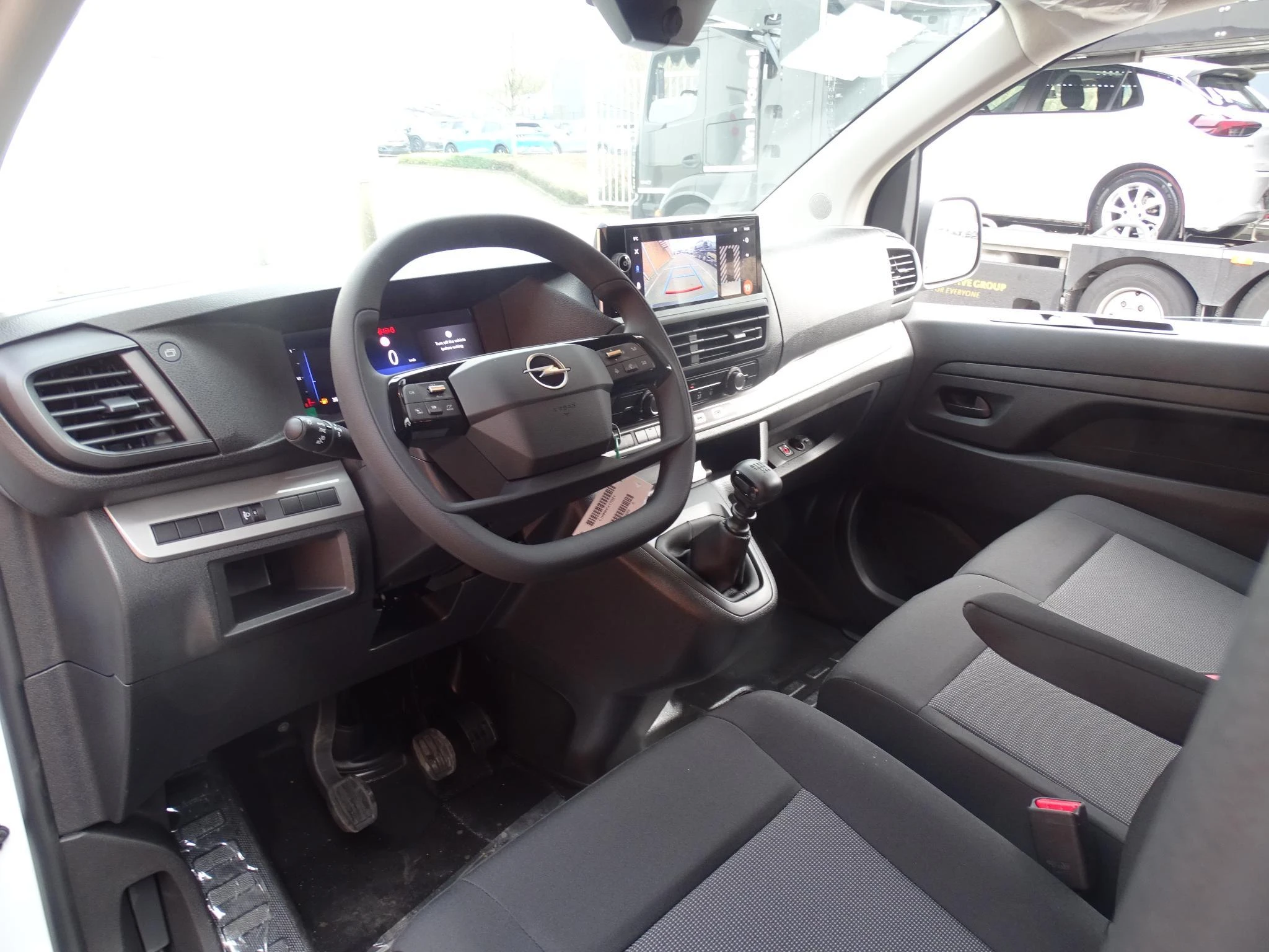 Opel-Vivaro-image-10