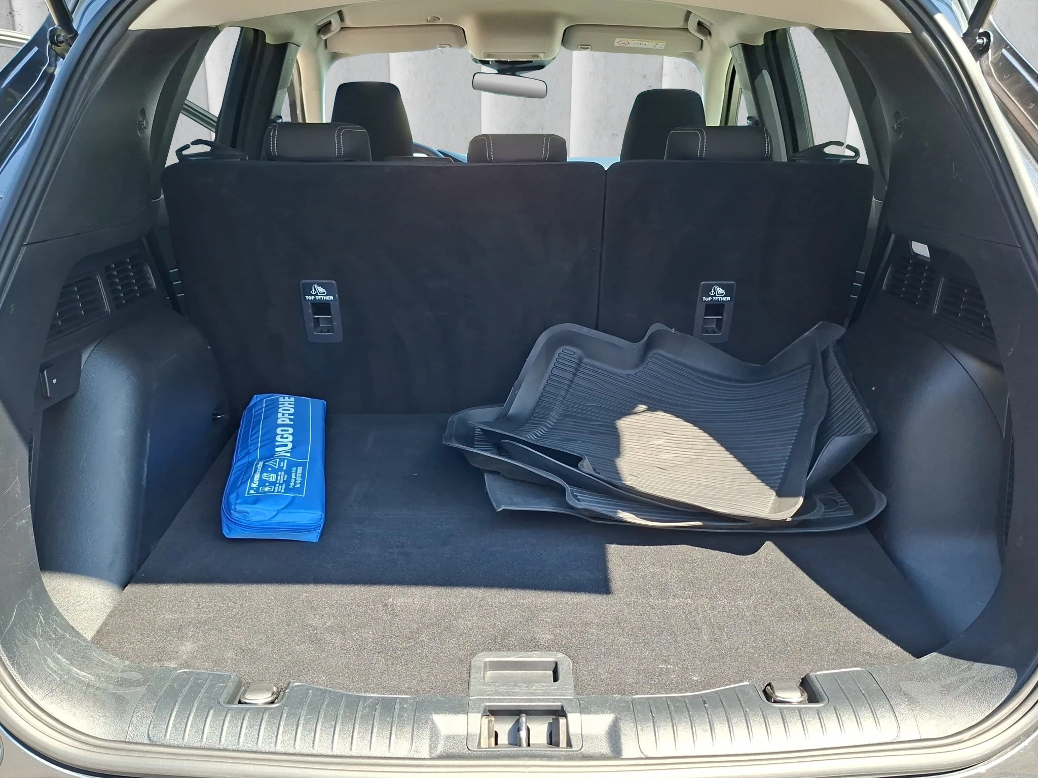 Ford Kuga Titanium 1.5 EB LED | GJR | RFK | SHZ | PDC | LMF | Navi | Klima | BT