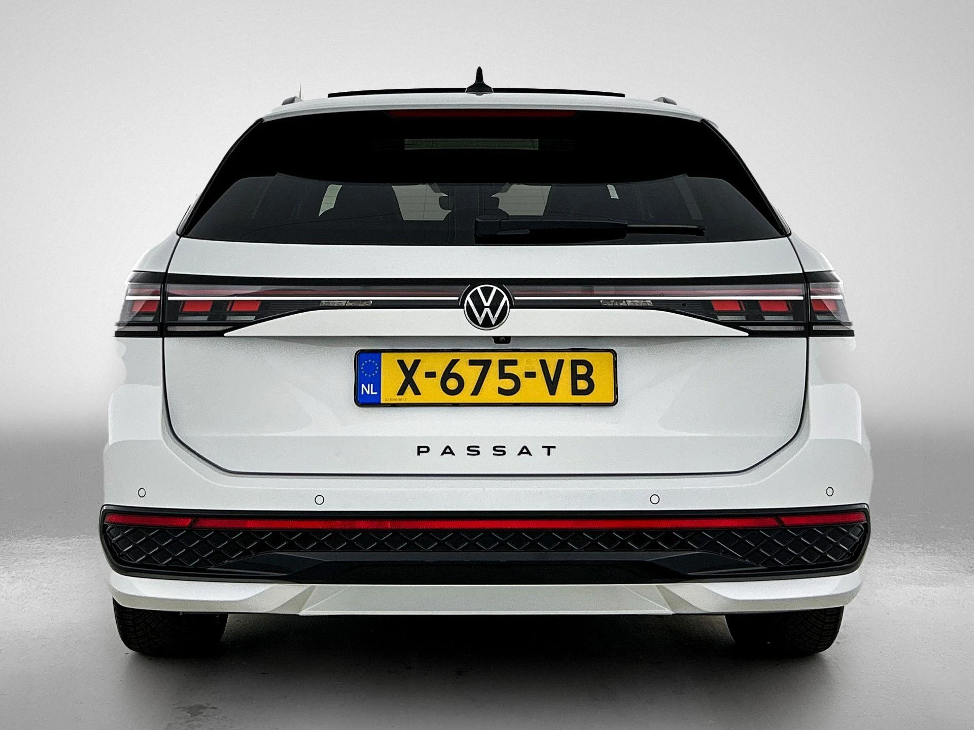 Volkswagen-Passat-image-2