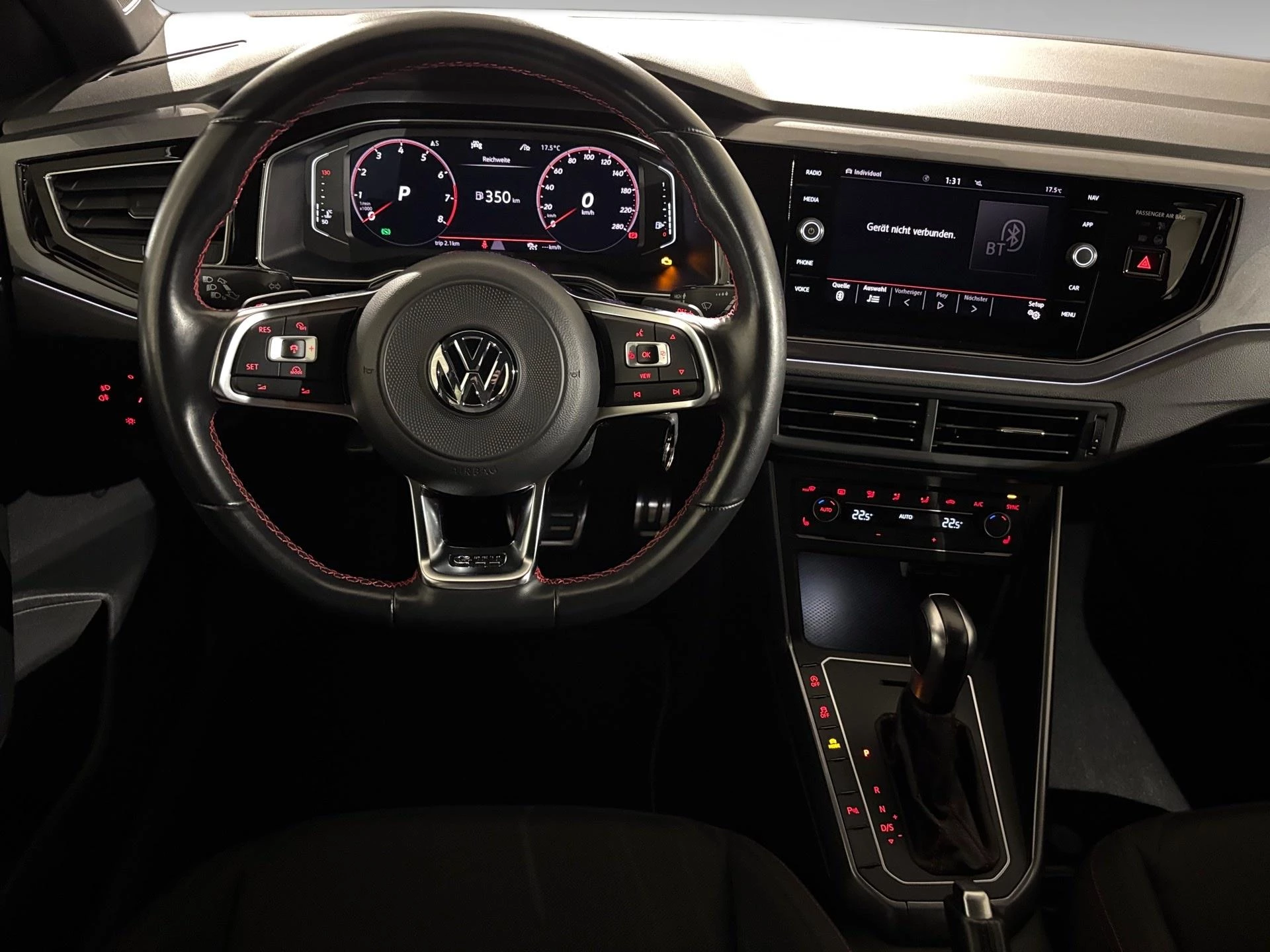 Volkswagen-Polo-image-3