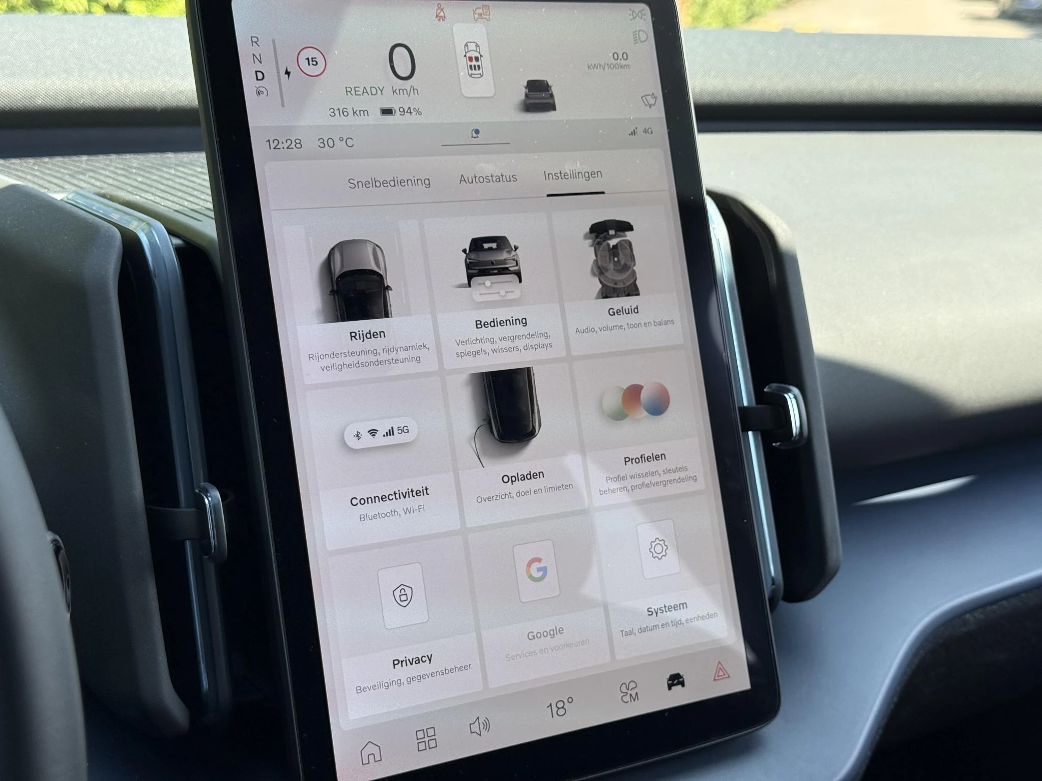 Volvo-EX30-image-17