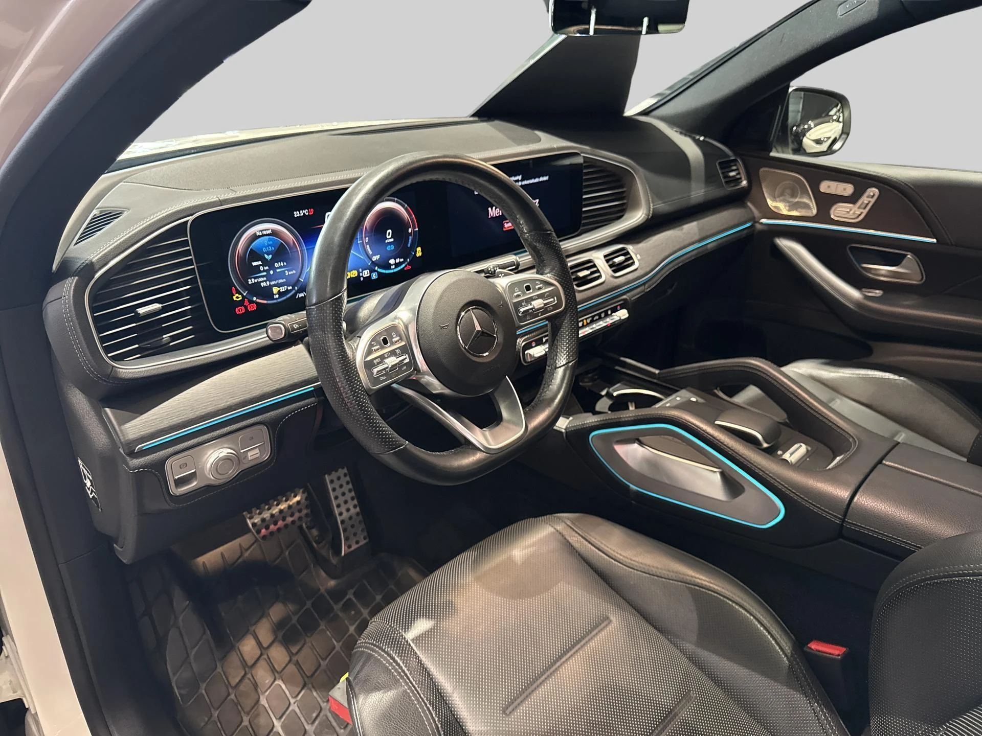 Mercedes-Benz-GLE-image-8