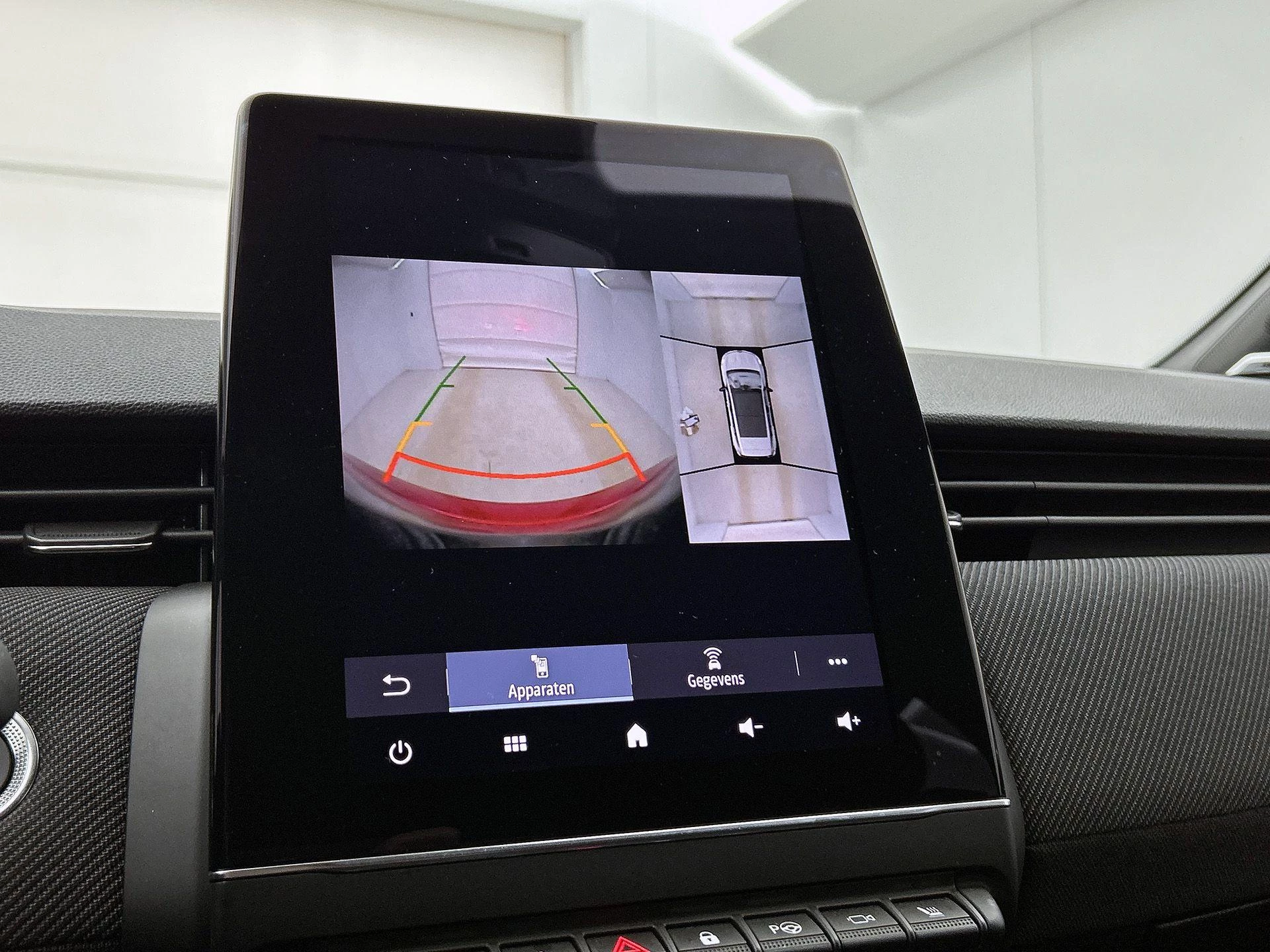 Renault-Clio-image-18