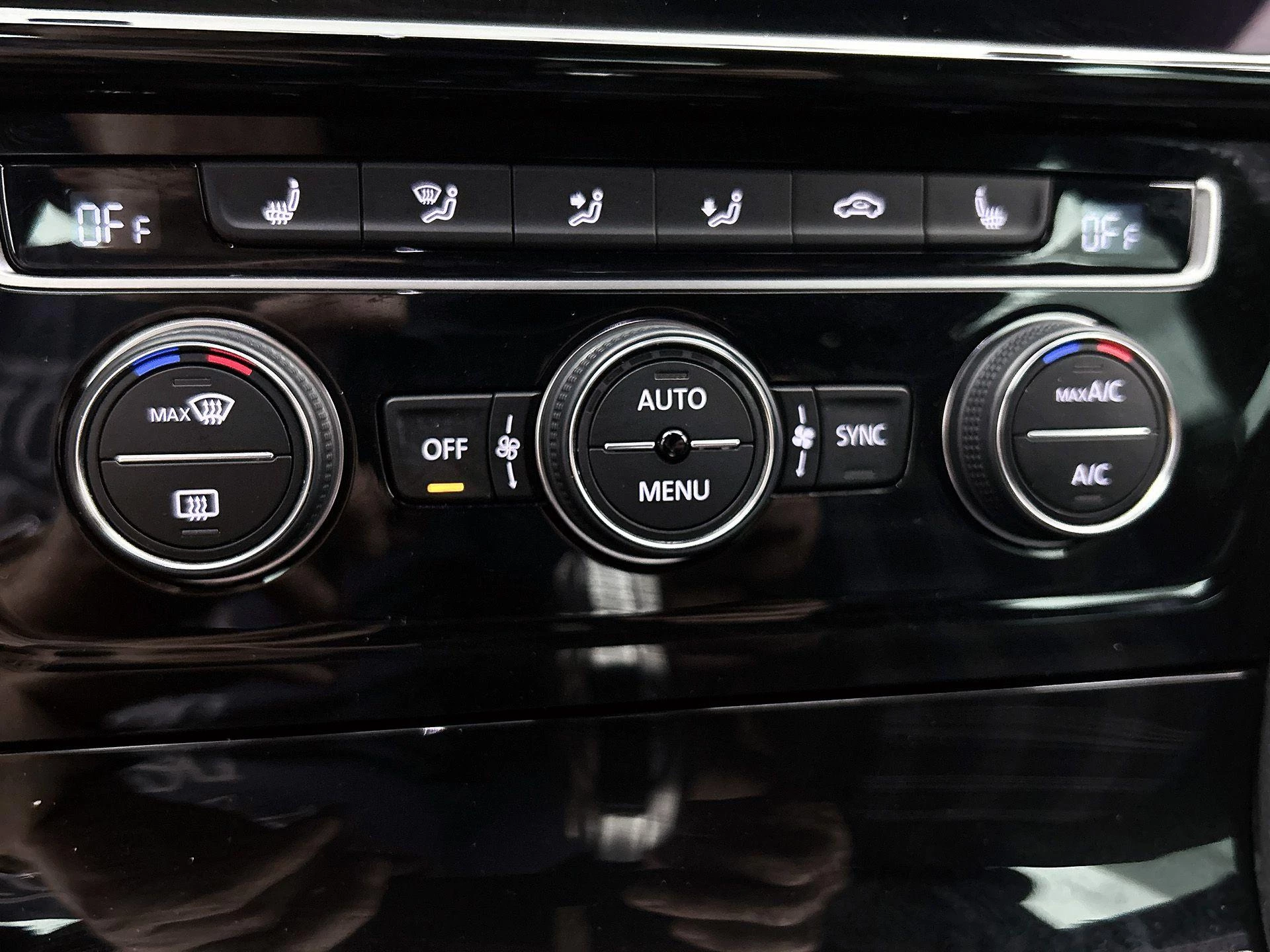 Volkswagen-Golf-image-10