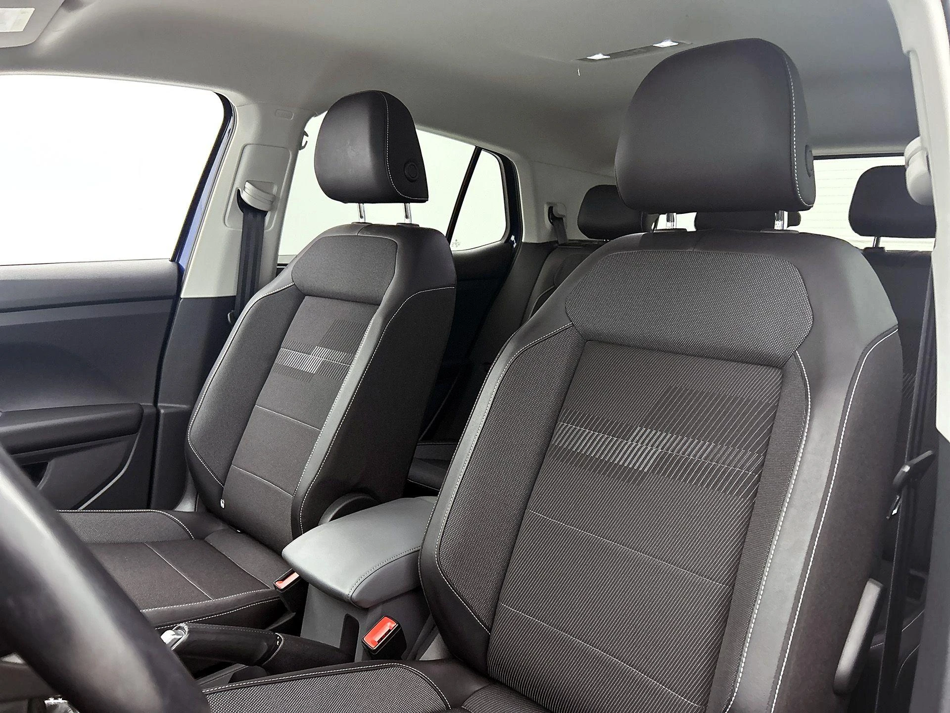 Volkswagen-T-Cross-image-35