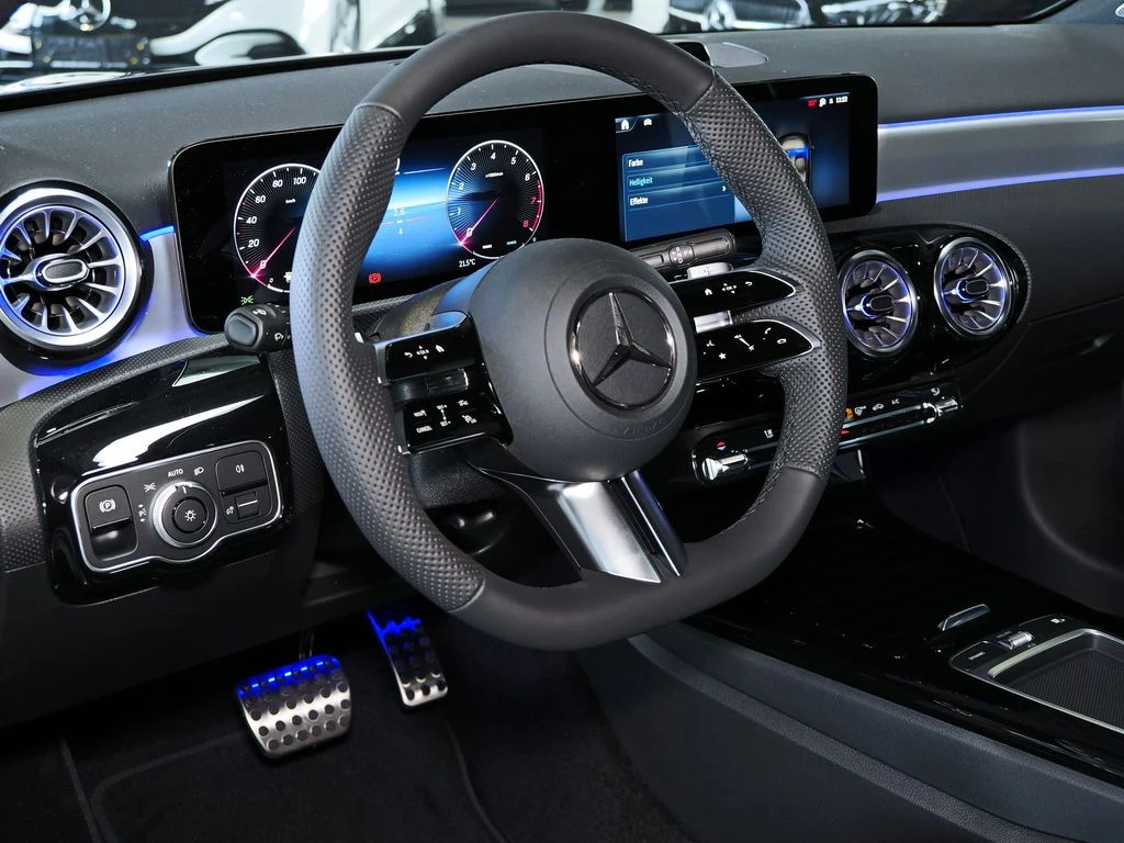 Mercedes-Benz-A-Klasse 180-image-6