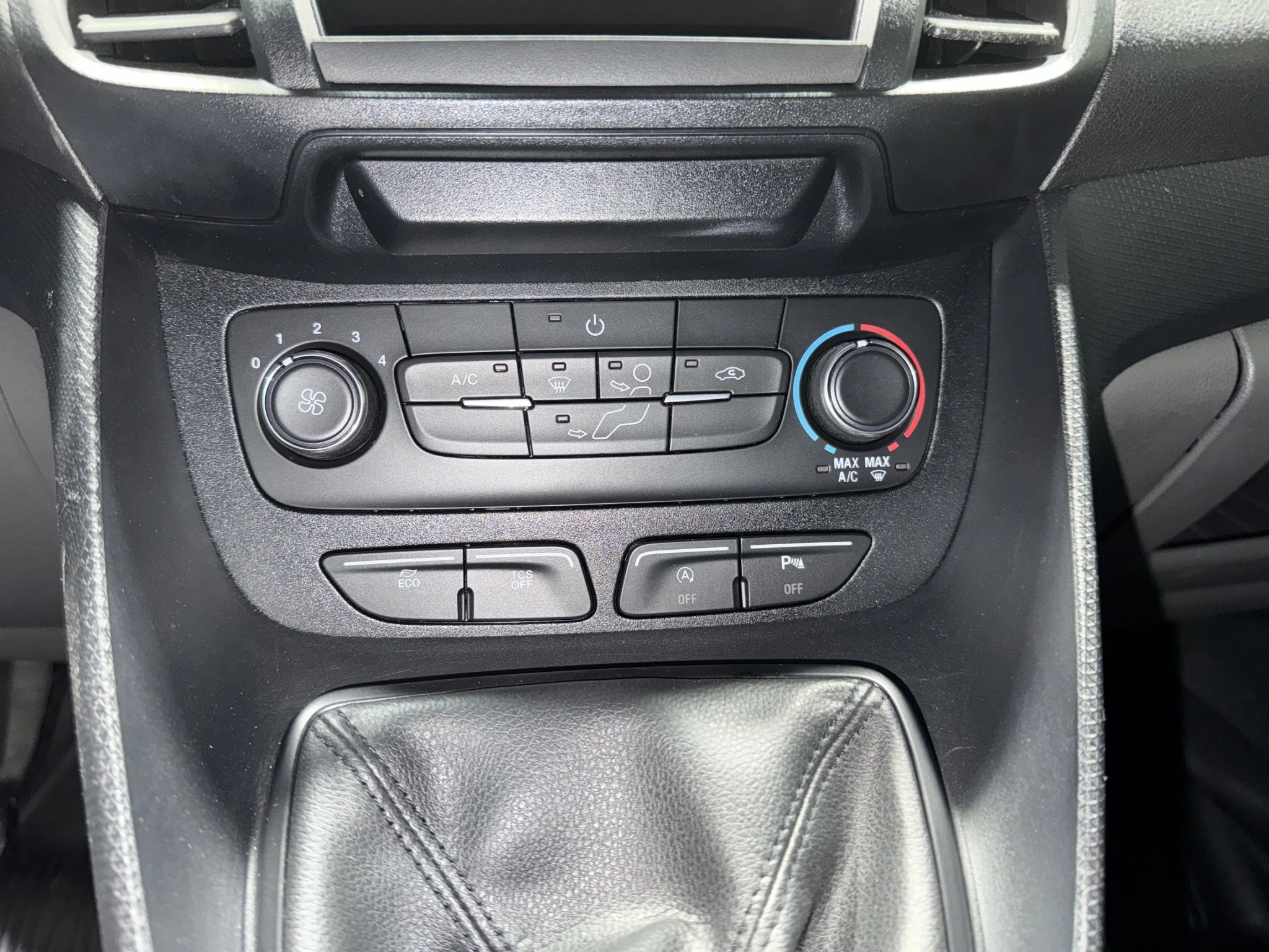 Ford-Transit Connect-image-14