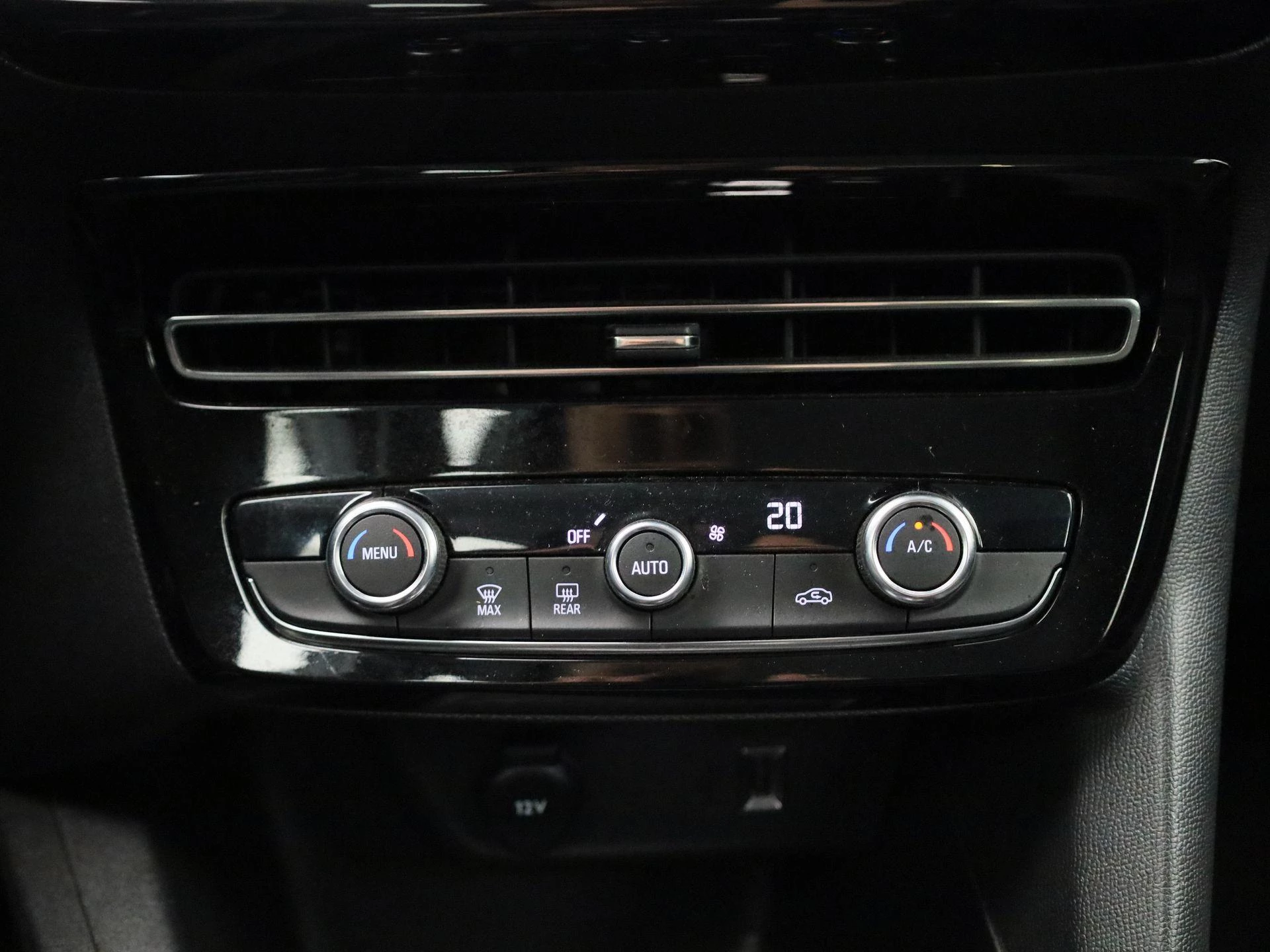 Opel-Mokka-e-image-16