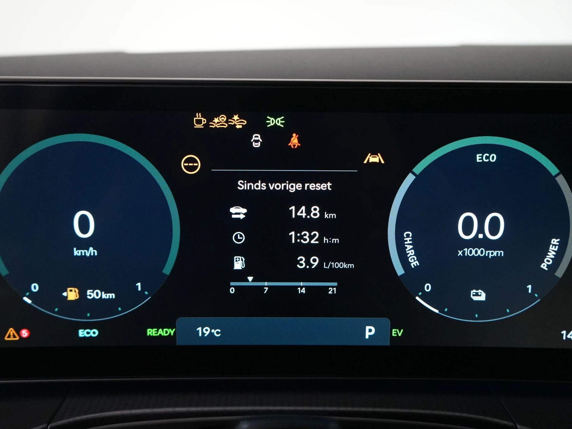 Hyundai-Santa Fe-image-10