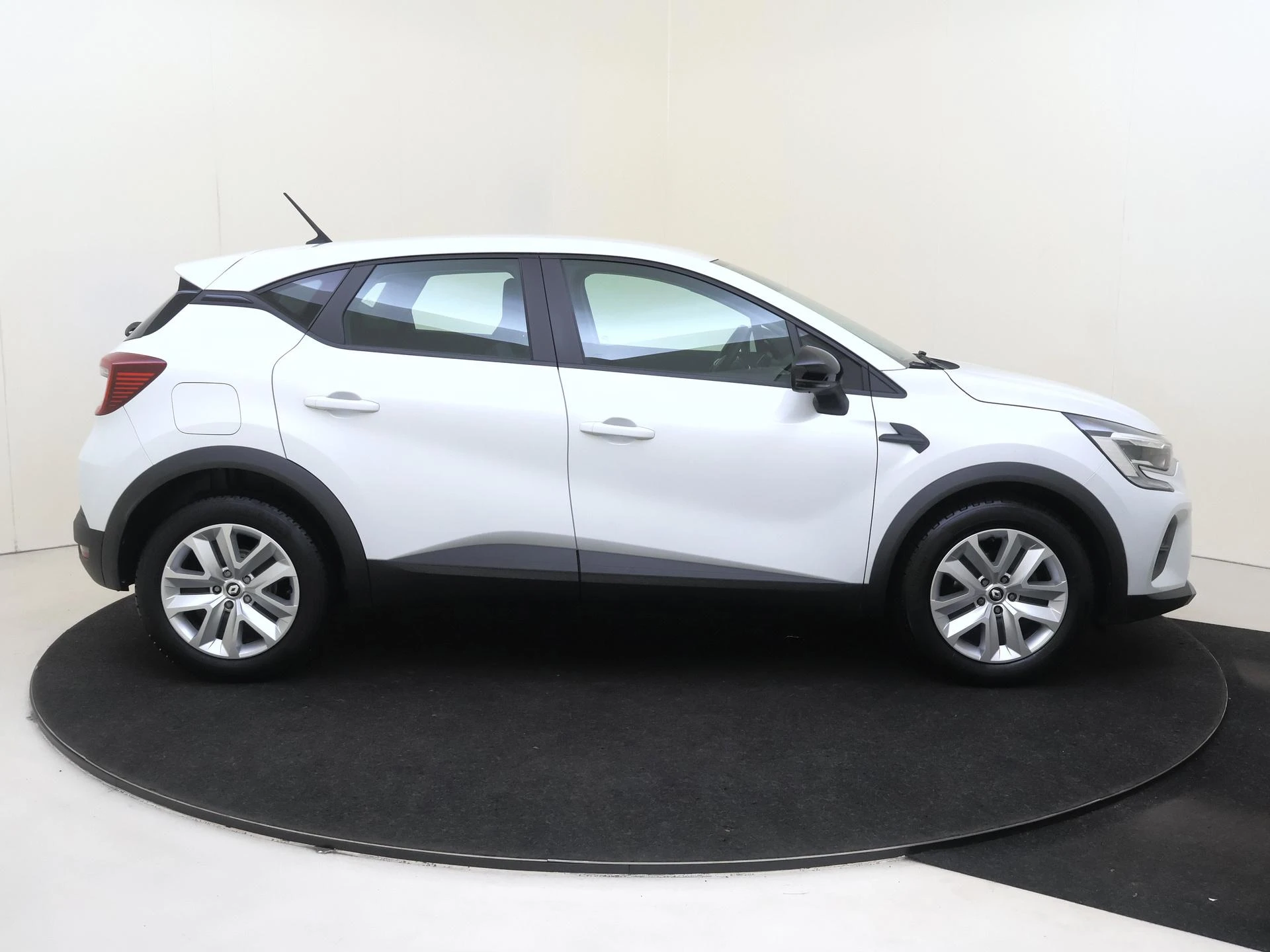 Renault-Captur-image-8