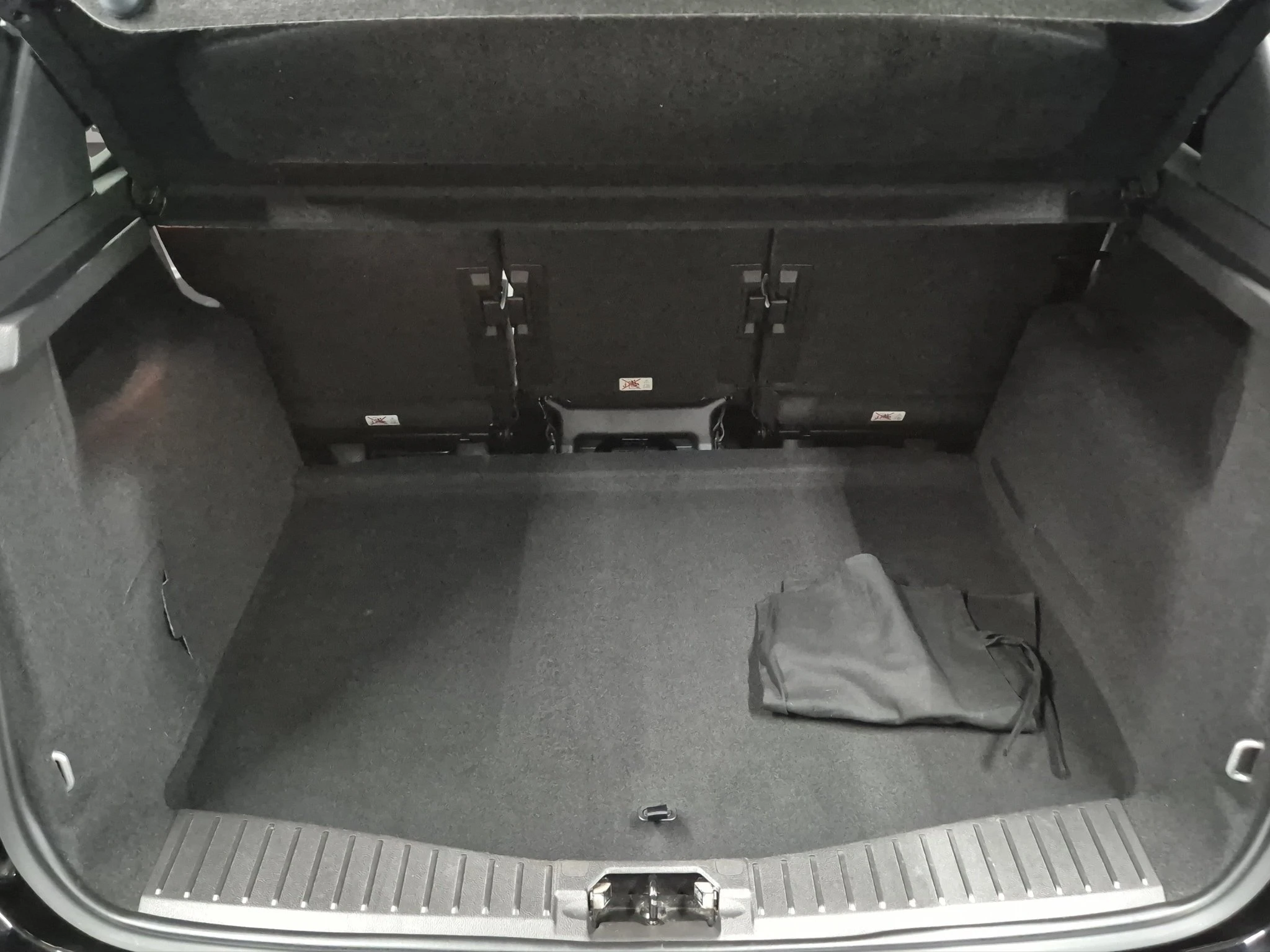 Ford-C-MAX-image-16