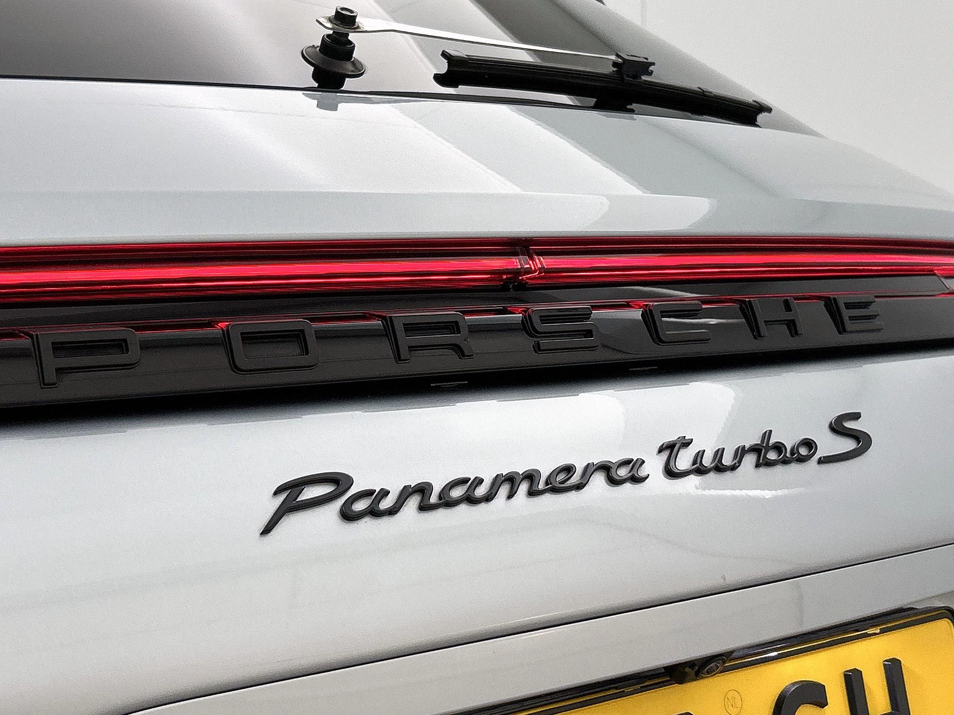 Porsche-Panamera-image-27