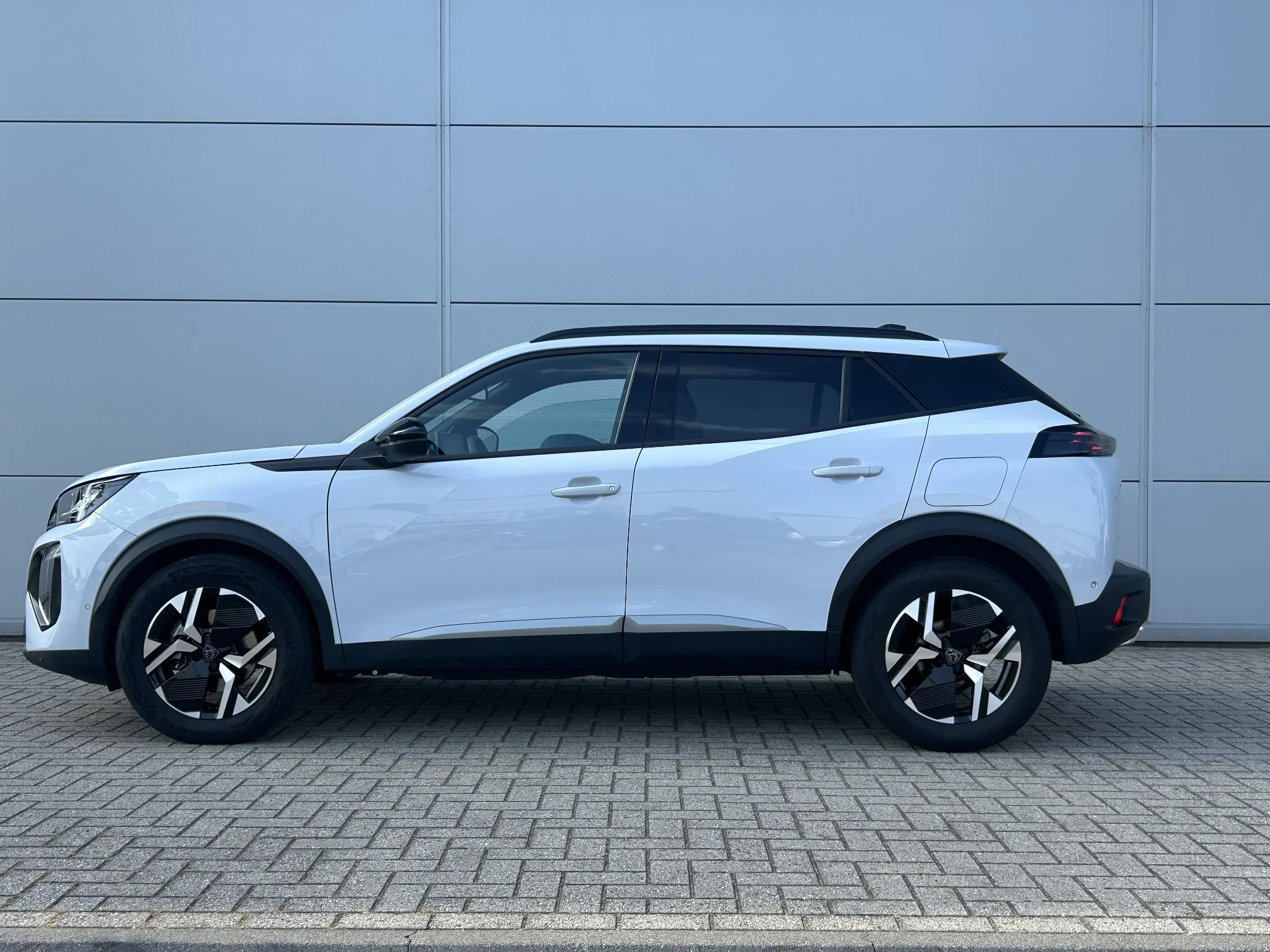 Peugeot 2008 1.2 Hybrid 145 Allure