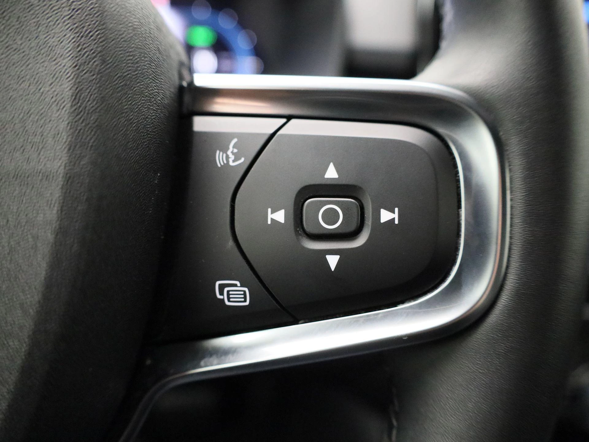 Volvo-XC40-image-16