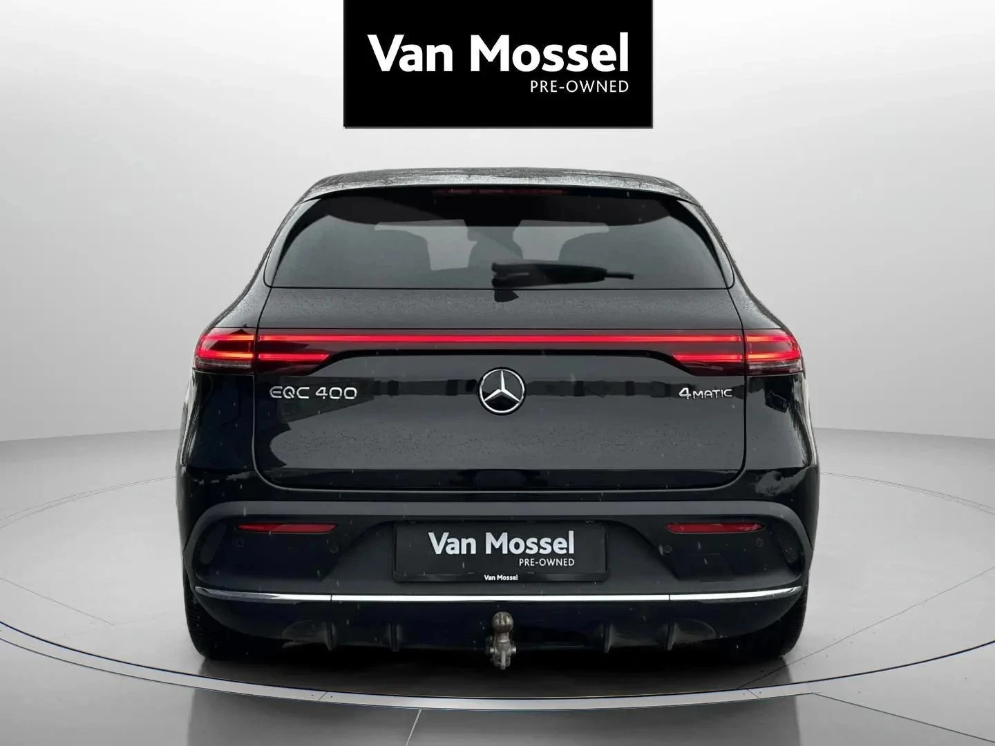 Mercedes-Benz-EQC-image-5