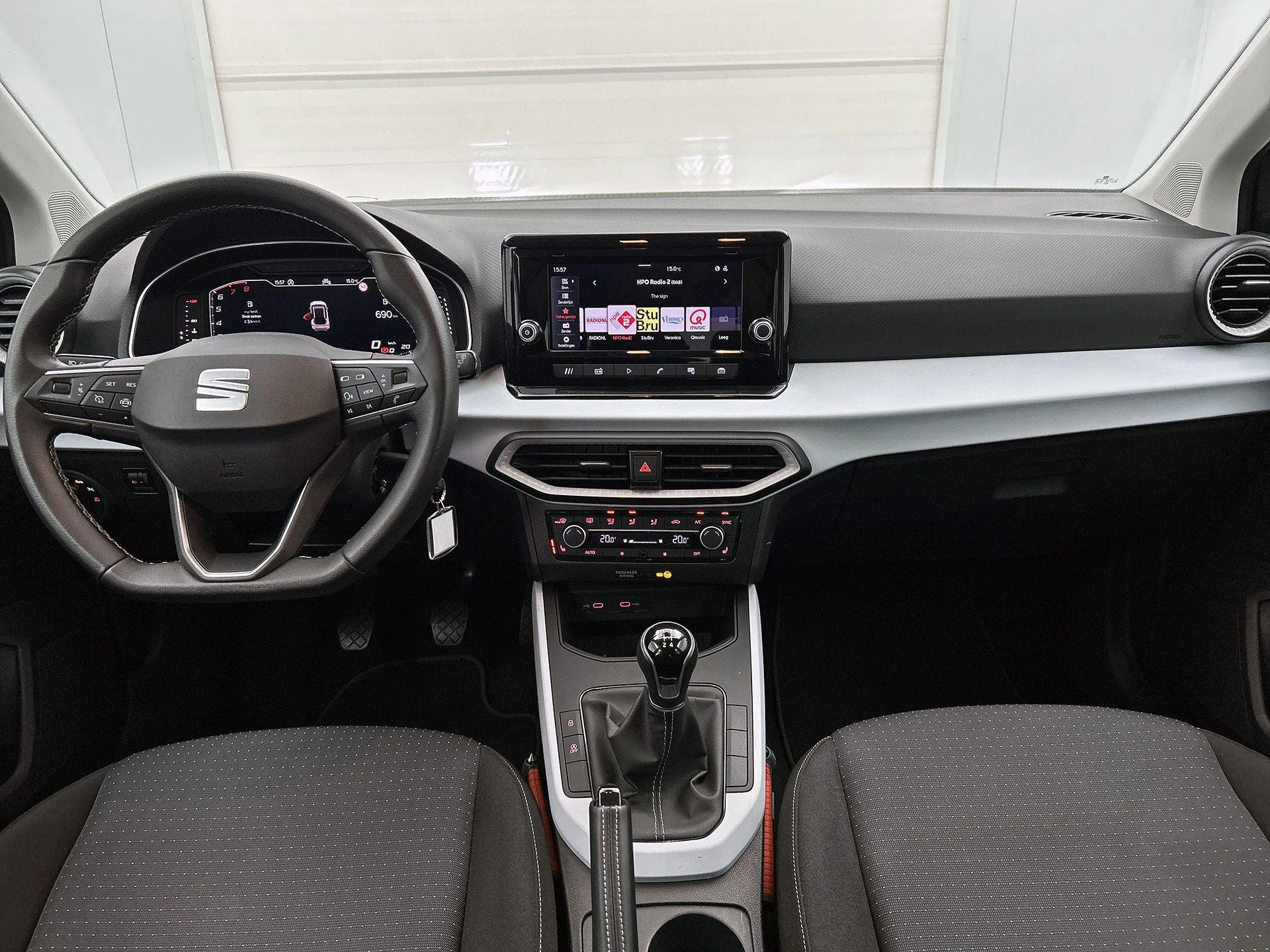 SEAT-Arona-image-18