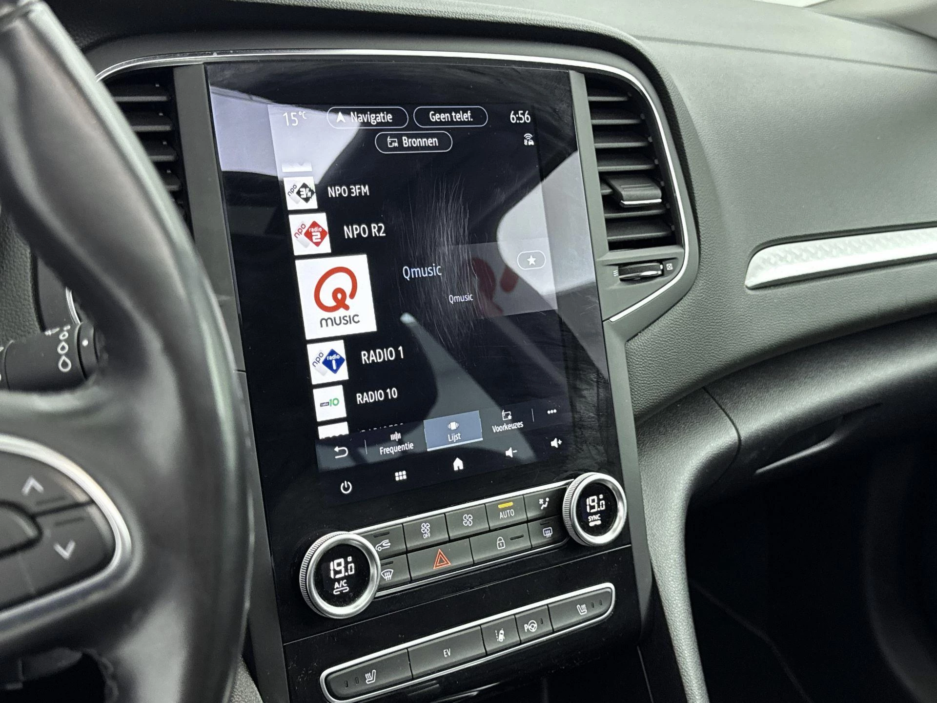 Renault-Megane E-Tech-image-6