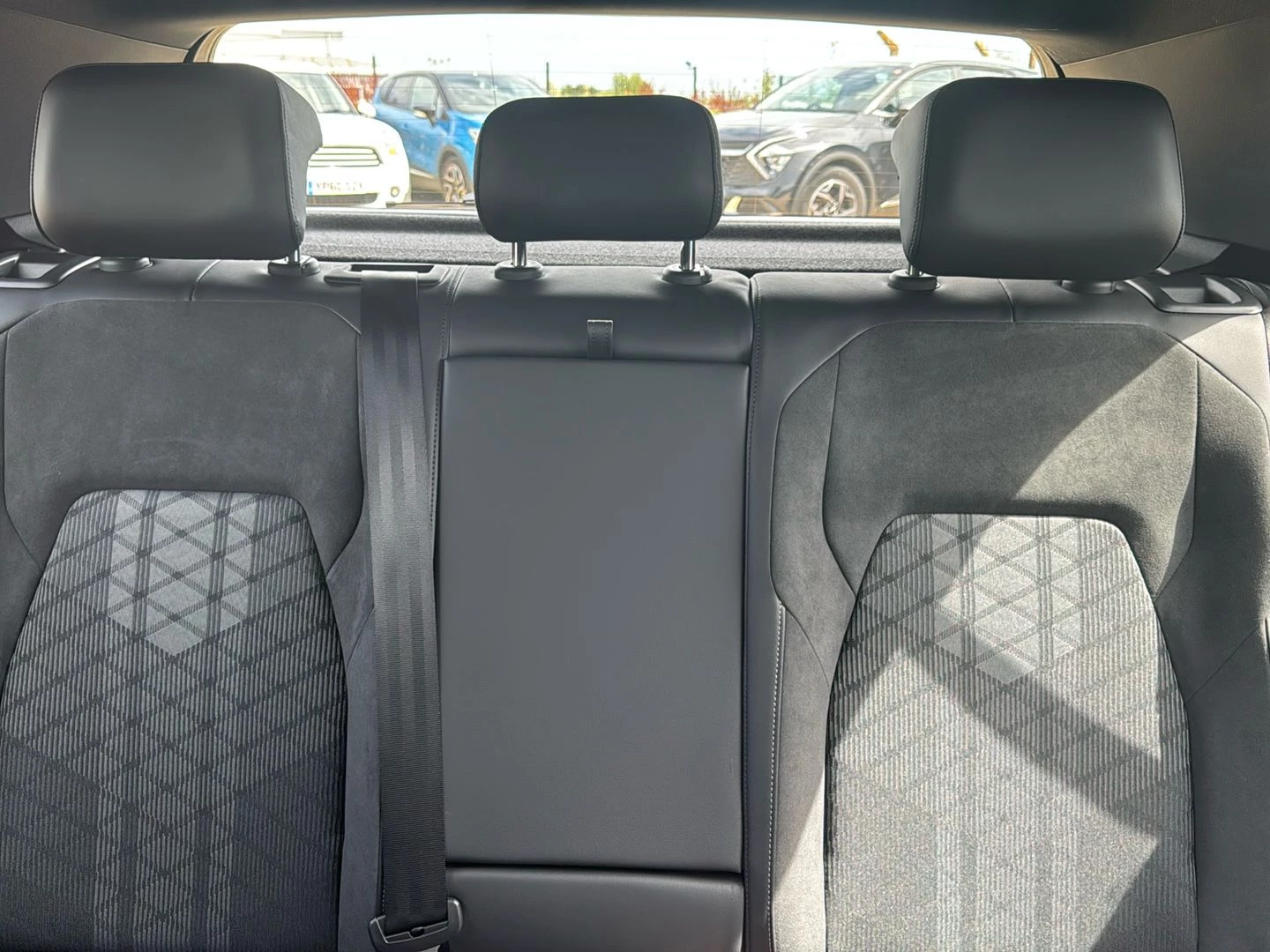 Volkswagen-Golf-image-8