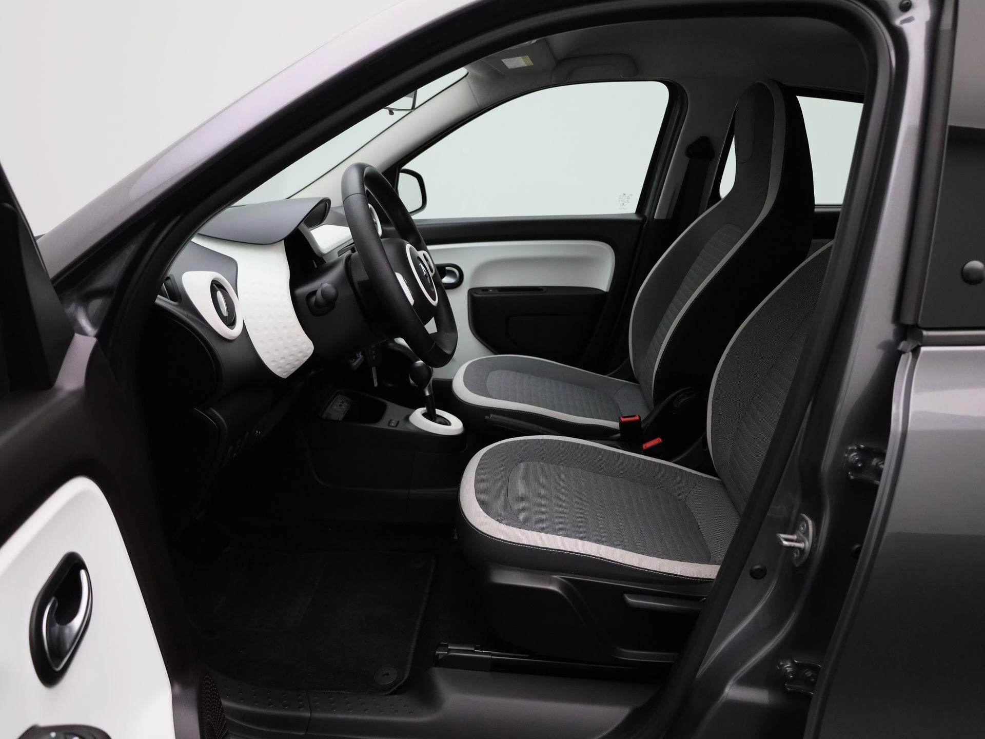 Renault-Twingo-image-11