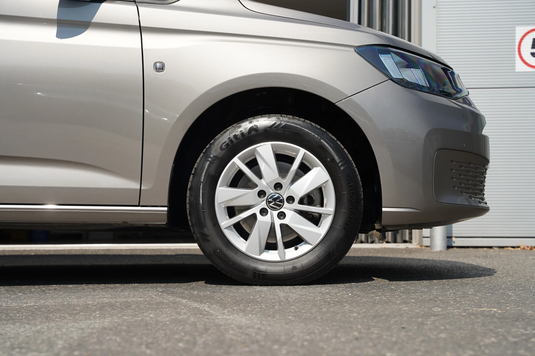 Volkswagen-Caddy-image-14