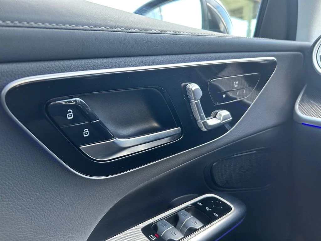 Mercedes-Benz-GLC 220 d-image-8