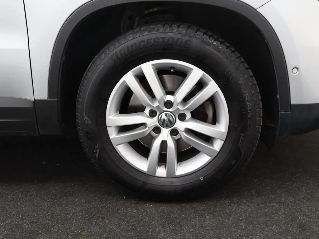 Volkswagen-Tiguan-image-8