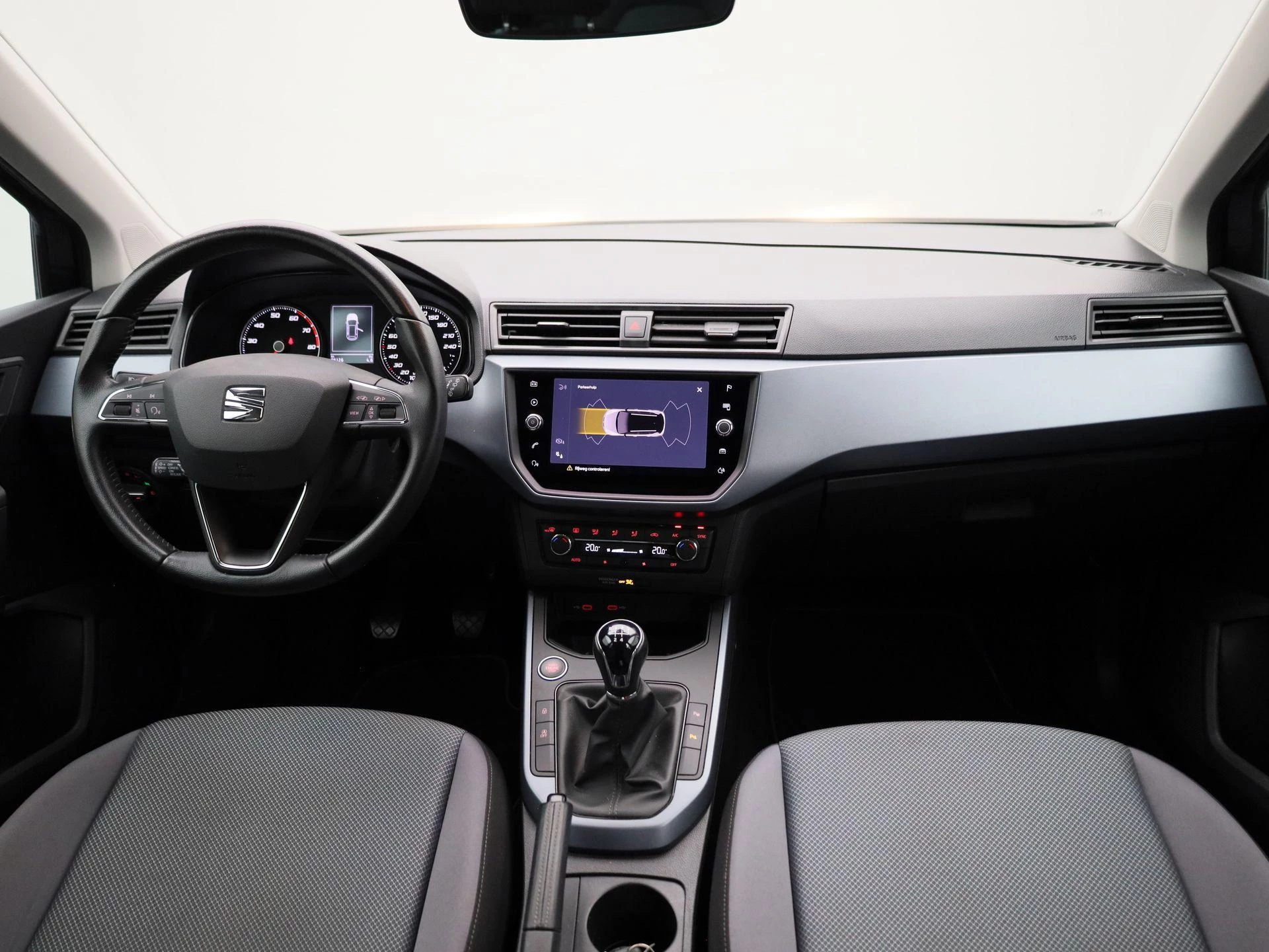 SEAT-Arona-image-34