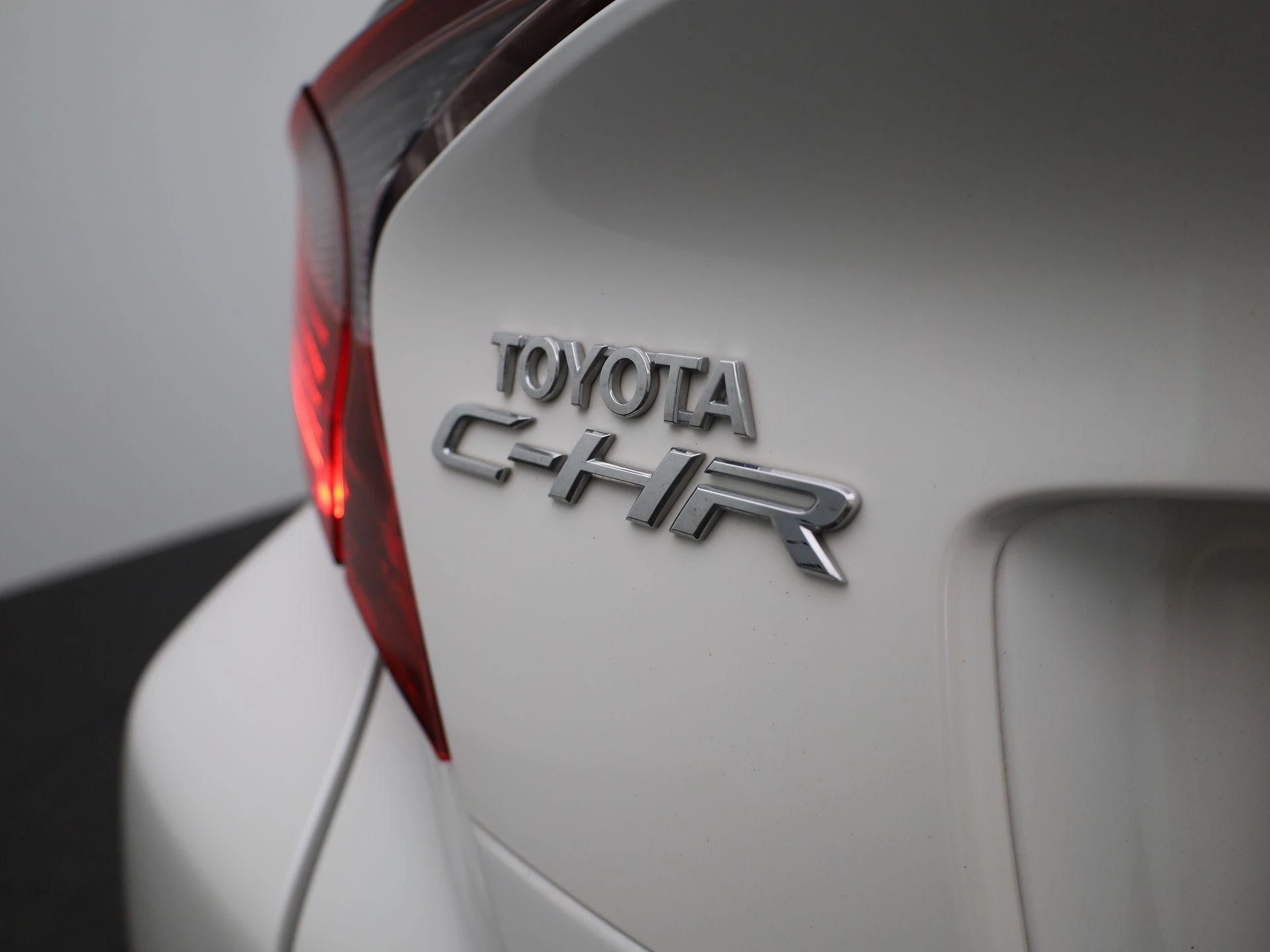 Toyota-C-HR-image-32