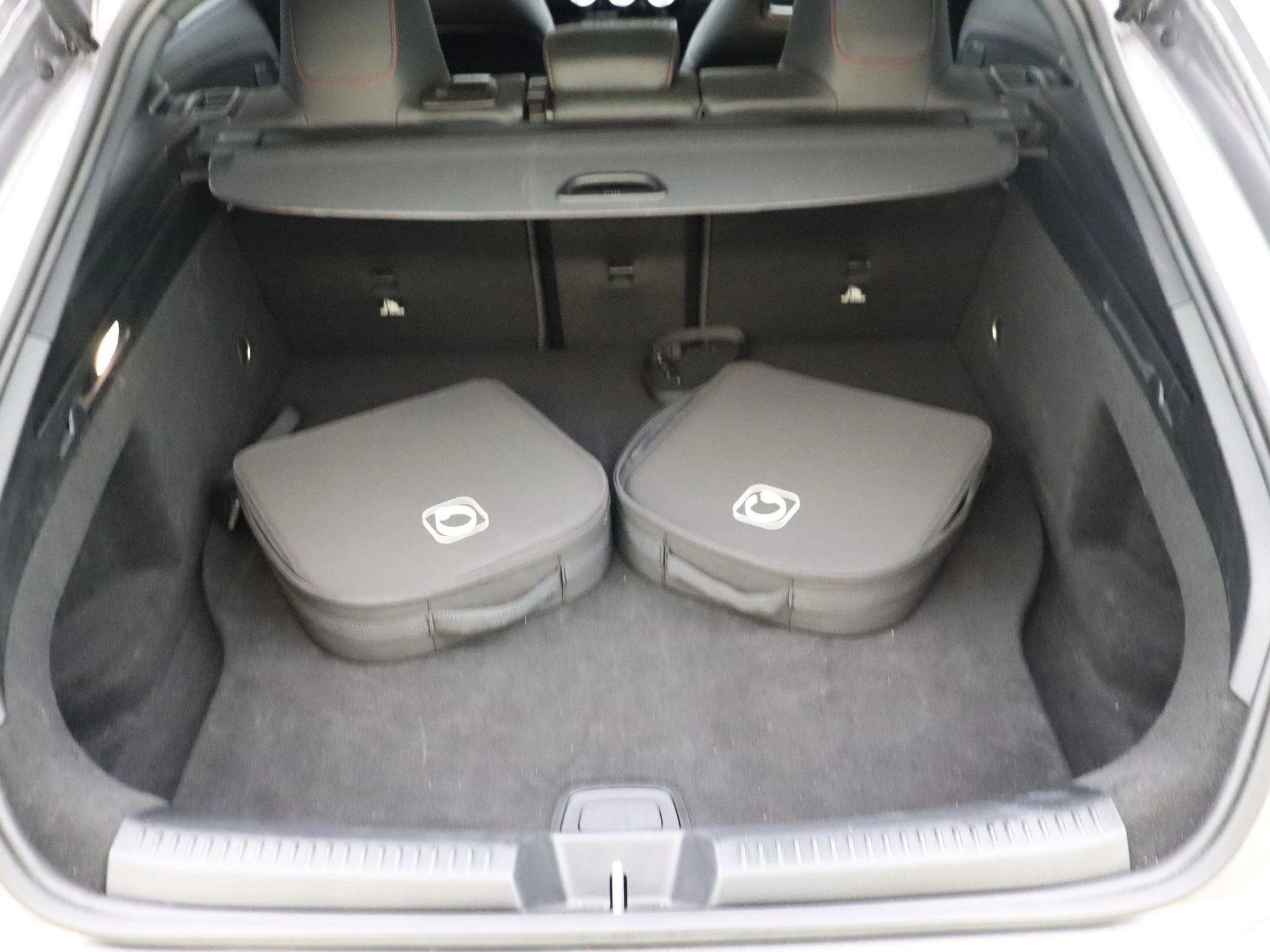 Mercedes-Benz CLA 250 e AMG Line Shooting Brake + MULTIBEAM LED + PANORAMISCH DAK + CARPLAY +