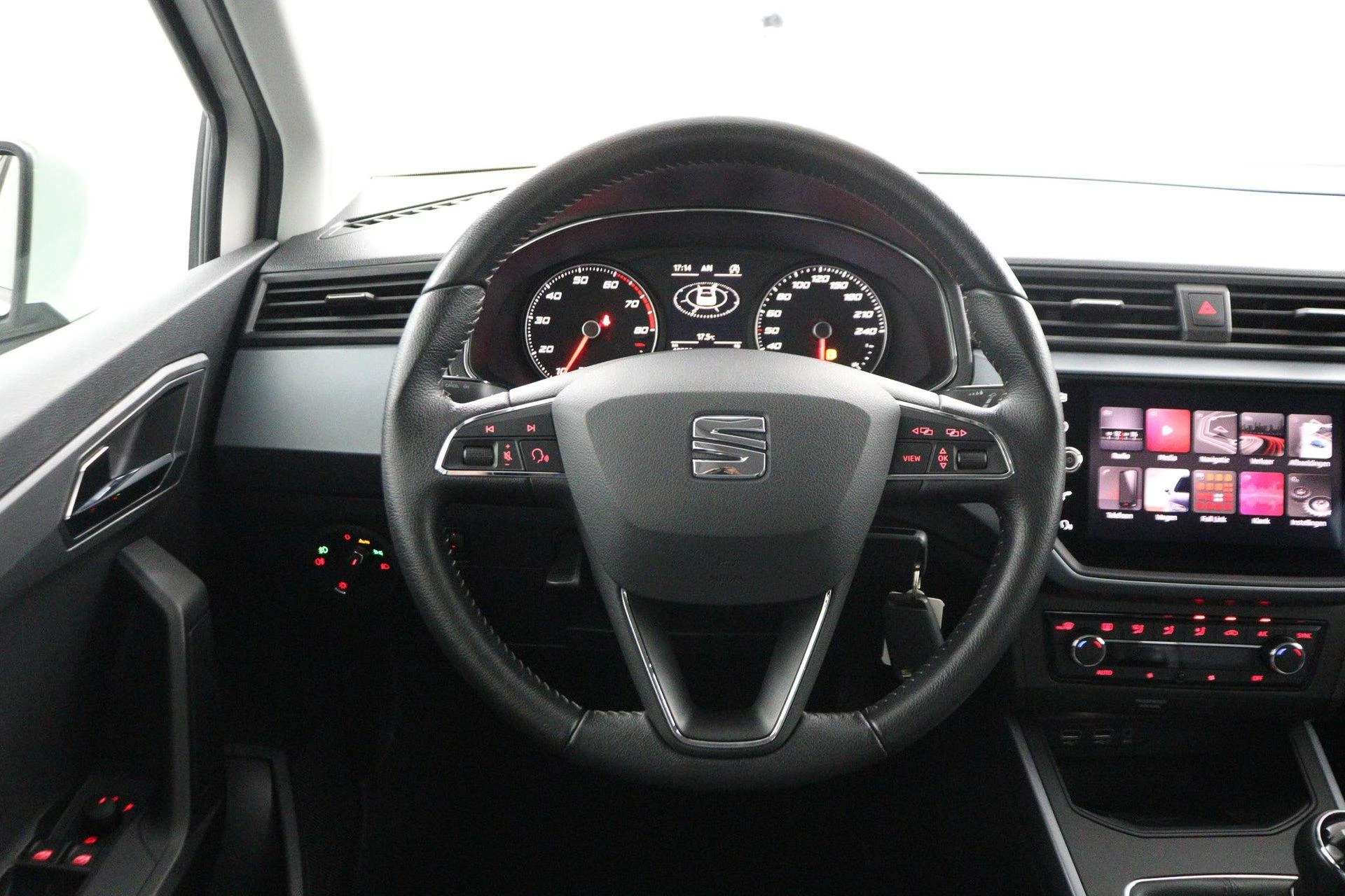 SEAT-Arona-image-55