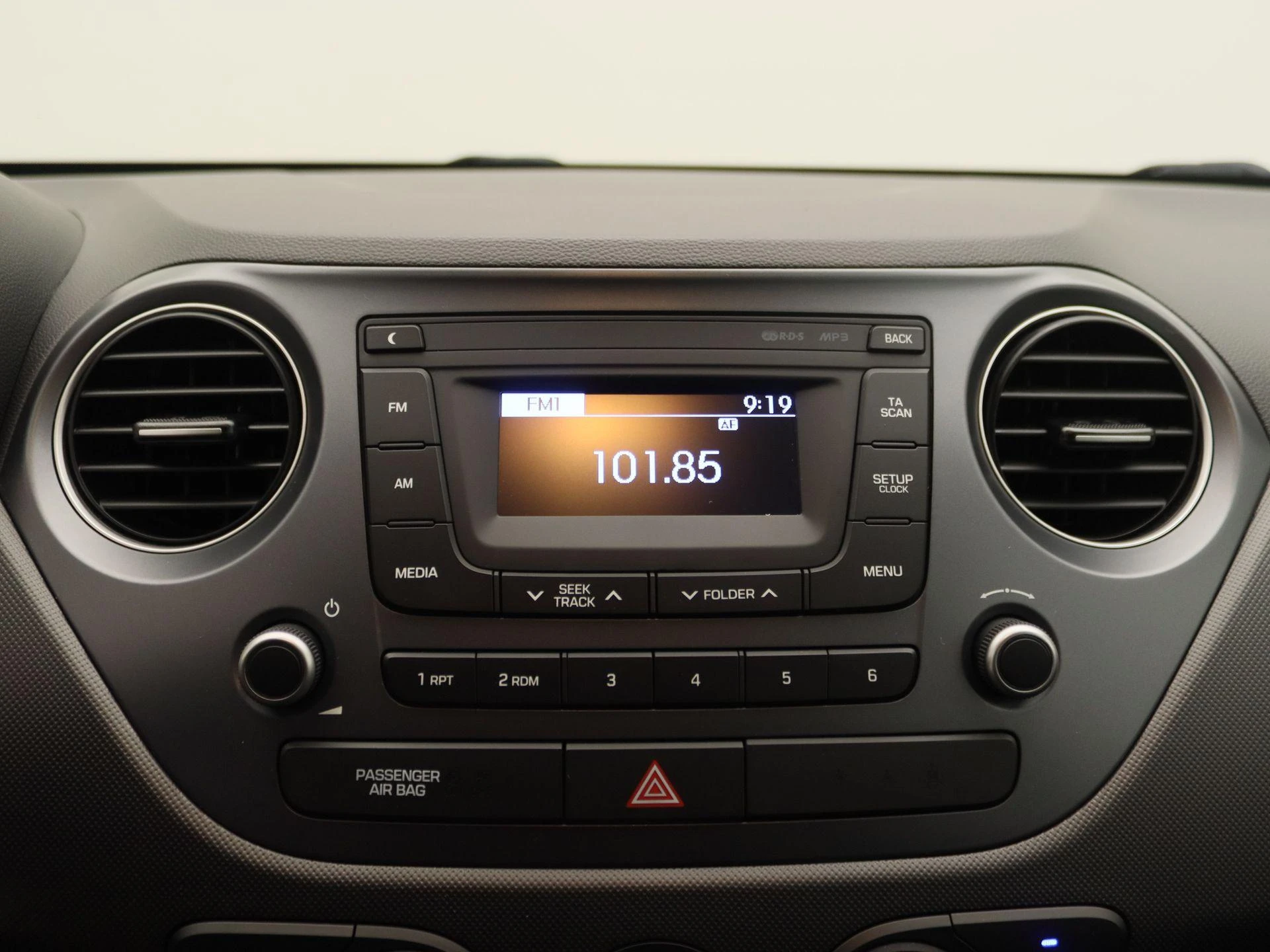 Hyundai-i10-image-9