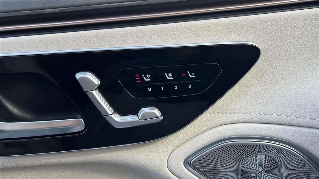 Mercedes-Benz-EQS-image-10